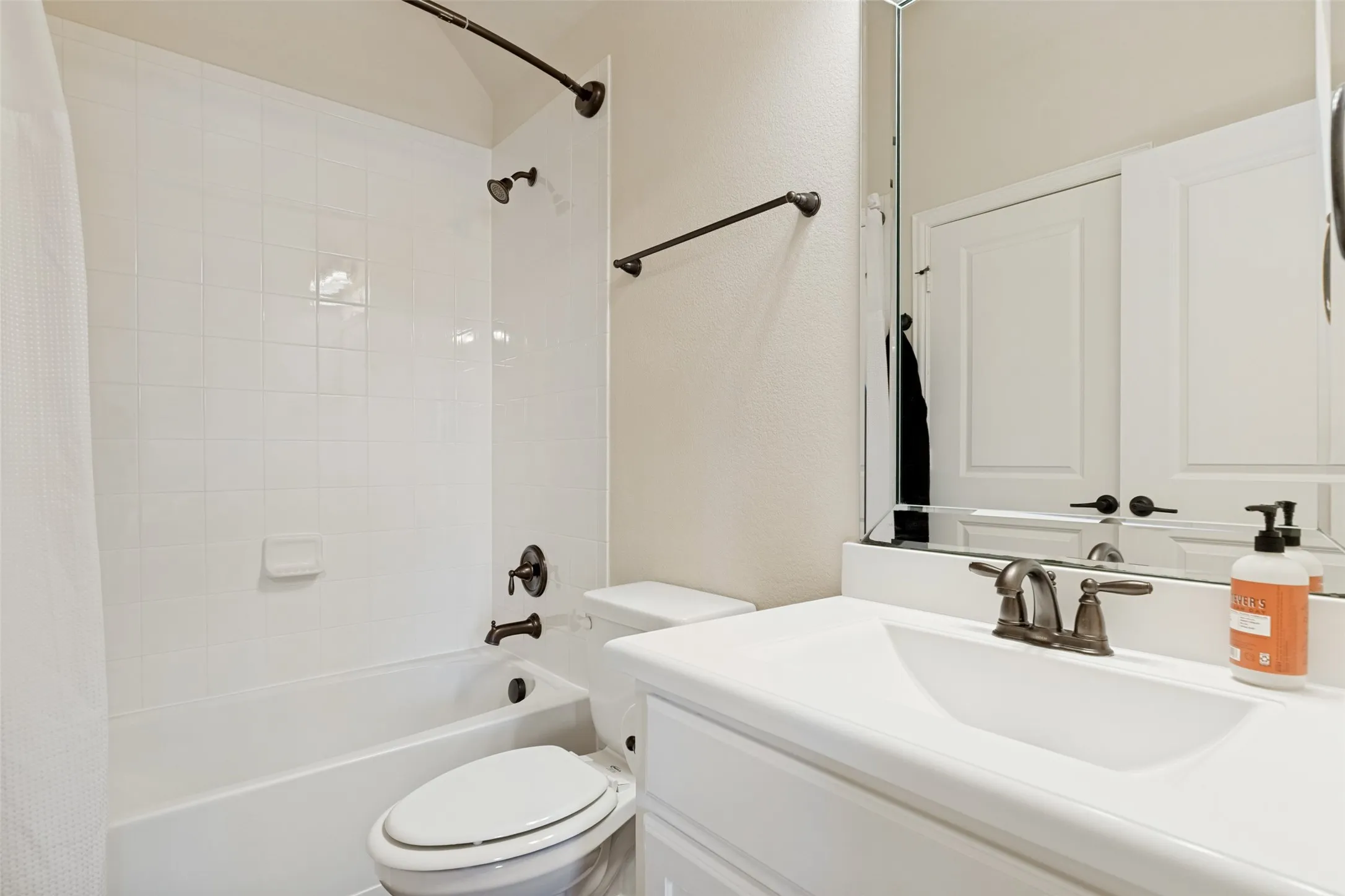 Single Family Residence For Sale in Collin County , 6409 Biltmore Lane, Mc Kinney, Texas 75071, 4 Bedroom, 5 Bathroom, 3 Garage spaces, 3,503 Sqft, built in 2014, mls#21325725, Real Estate Agent in Mc Kinney, Homes For Sale in Collin county, Homes For Sale in Mc Kinney, Realtor in Mc Kinney Texas, Real Estate Brokerage Independent Realty Texas, Luminita Cordes Realtor
