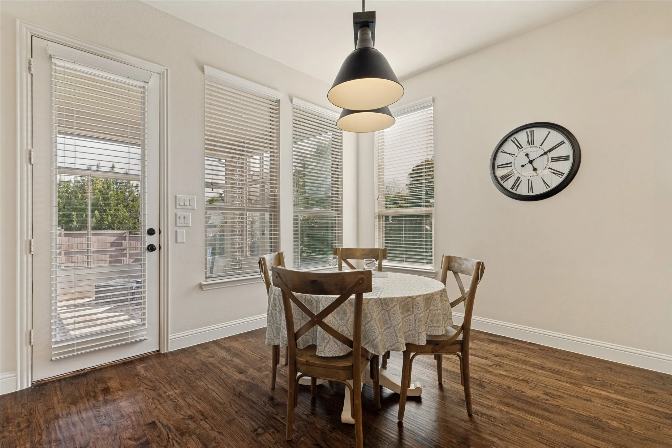 Single Family Residence For Sale in Collin County , 6409 Biltmore Lane, Mc Kinney, Texas 75071, 4 Bedroom, 5 Bathroom, 3 Garage spaces, 3,503 Sqft, built in 2014, mls#21325725, Real Estate Agent in Mc Kinney, Homes For Sale in Collin county, Homes For Sale in Mc Kinney, Realtor in Mc Kinney Texas, Real Estate Brokerage Independent Realty Texas, Luminita Cordes Realtor