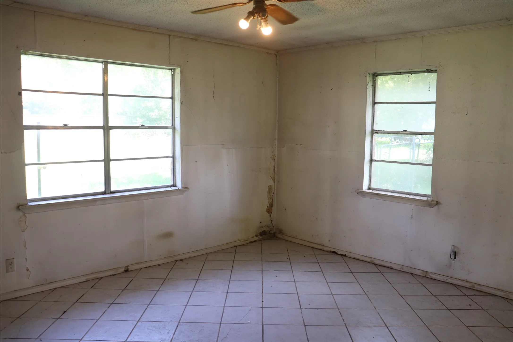 Single Family Residence For Sale in Hunt County , 2509 Ridgecrest, Caddo Mills, Texas 75135, 2 Bedroom, 2 Bathroom, 1 Garage spaces, 1,140 Sqft, built in 1975, mls#21325265, Real Estate Agent in Caddo Mills, Homes For Sale in Hunt county, Homes For Sale in Caddo Mills, Realtor in Caddo Mills Texas, Real Estate Brokerage Independent Realty Texas, Luminita Cordes Realtor