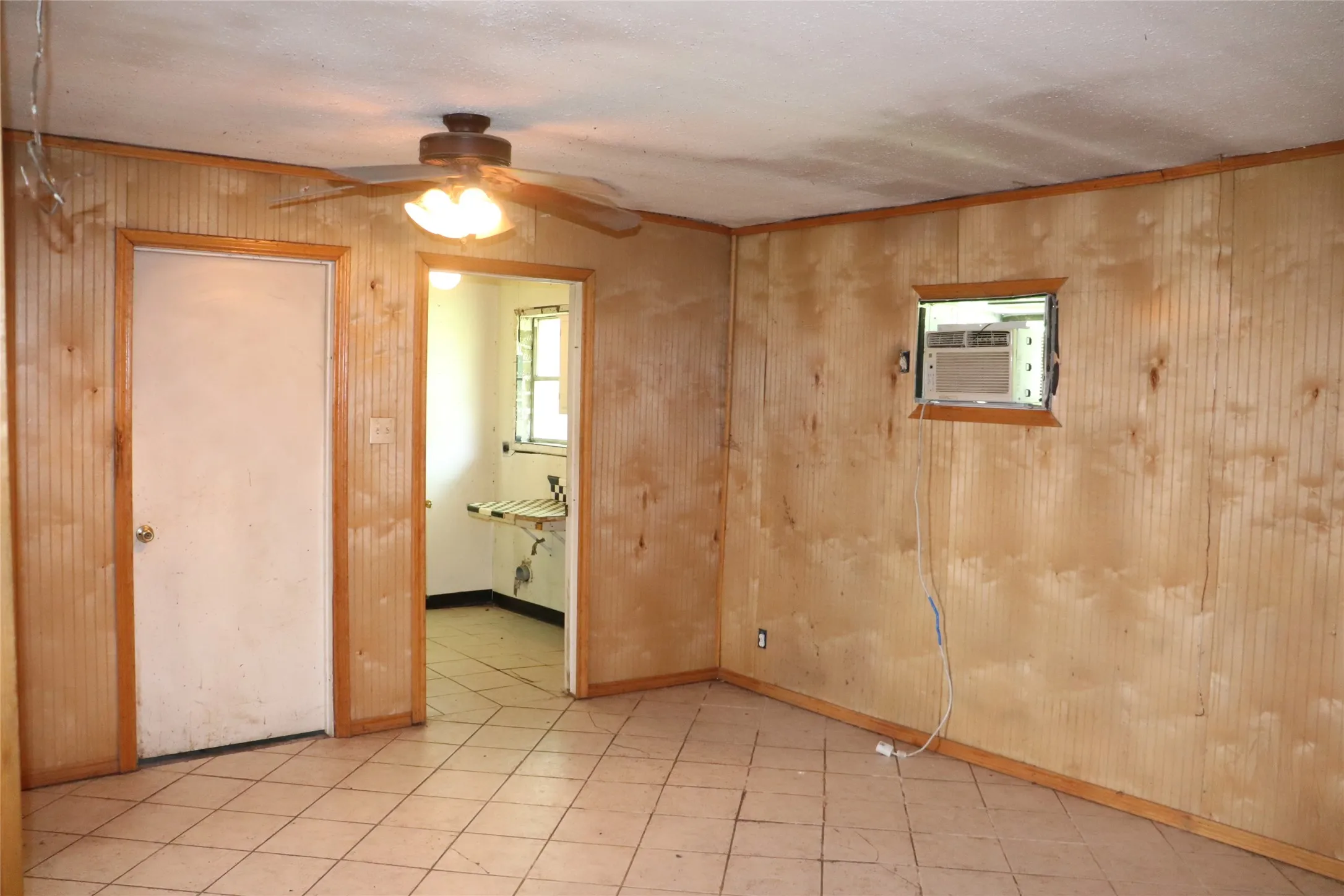 Single Family Residence For Sale in Hunt County , 2509 Ridgecrest, Caddo Mills, Texas 75135, 2 Bedroom, 2 Bathroom, 1 Garage spaces, 1,140 Sqft, built in 1975, mls#21325265, Real Estate Agent in Caddo Mills, Homes For Sale in Hunt county, Homes For Sale in Caddo Mills, Realtor in Caddo Mills Texas, Real Estate Brokerage Independent Realty Texas, Luminita Cordes Realtor