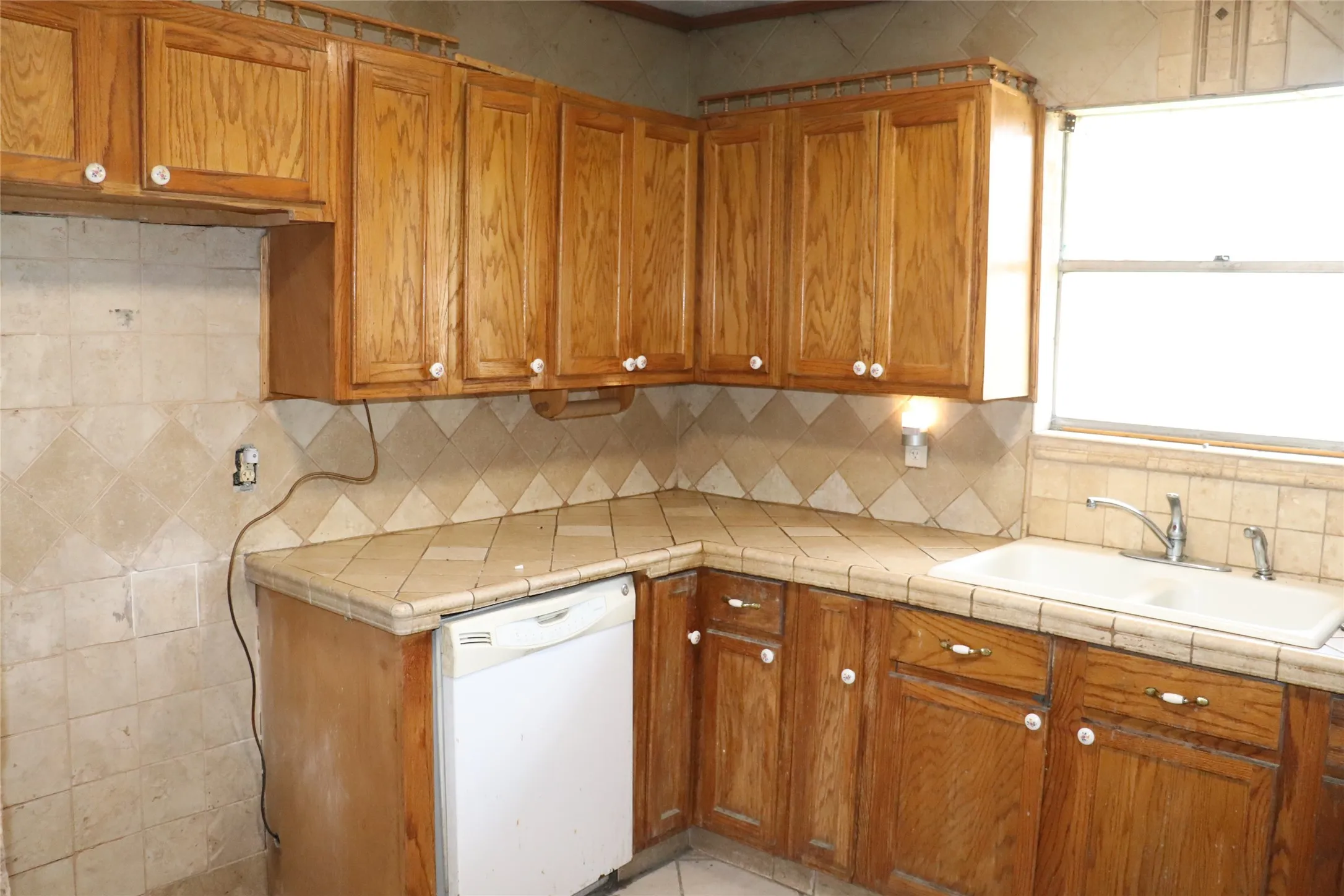 Single Family Residence For Sale in Hunt County , 2509 Ridgecrest, Caddo Mills, Texas 75135, 2 Bedroom, 2 Bathroom, 1 Garage spaces, 1,140 Sqft, built in 1975, mls#21325265, Real Estate Agent in Caddo Mills, Homes For Sale in Hunt county, Homes For Sale in Caddo Mills, Realtor in Caddo Mills Texas, Real Estate Brokerage Independent Realty Texas, Luminita Cordes Realtor