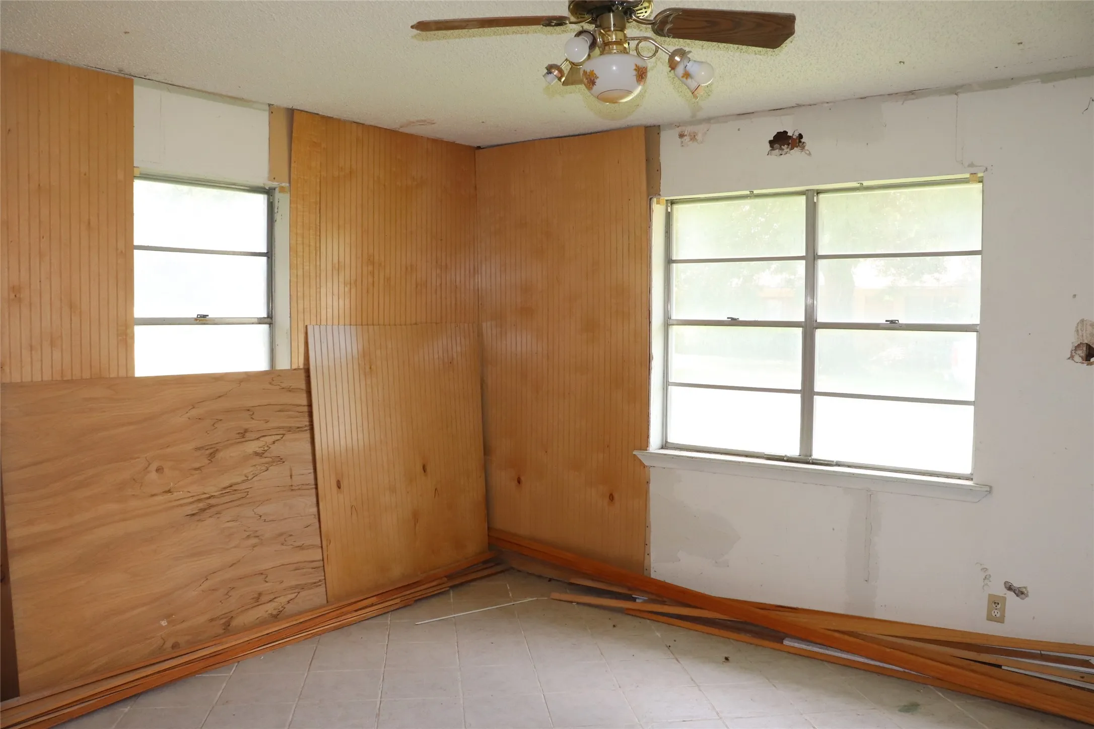 Single Family Residence For Sale in Hunt County , 2509 Ridgecrest, Caddo Mills, Texas 75135, 2 Bedroom, 2 Bathroom, 1 Garage spaces, 1,140 Sqft, built in 1975, mls#21325265, Real Estate Agent in Caddo Mills, Homes For Sale in Hunt county, Homes For Sale in Caddo Mills, Realtor in Caddo Mills Texas, Real Estate Brokerage Independent Realty Texas, Luminita Cordes Realtor