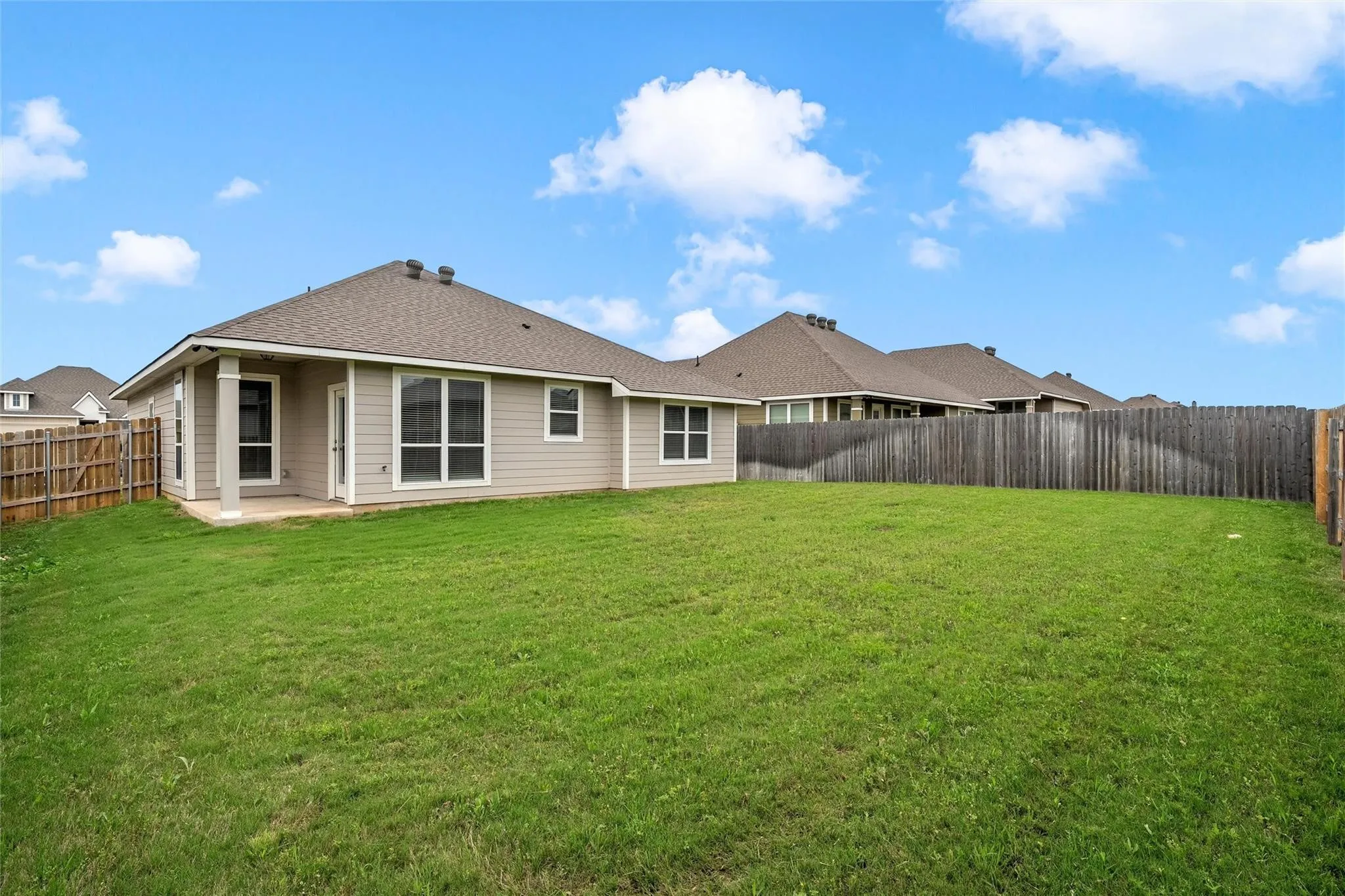 Single Family Residence For Sale in Mc Lennan County , 3224 Dottavio, Lorena, Texas 76655, 3 Bedroom, 2 Bathroom, 2 Garage spaces, 1,537 Sqft, built in 2023, mls#21326478, Real Estate Agent in Lorena, Homes For Sale in Mc Lennan county, Homes For Sale in Lorena, Realtor in Lorena Texas, Real Estate Brokerage Independent Realty Texas, Luminita Cordes Realtor