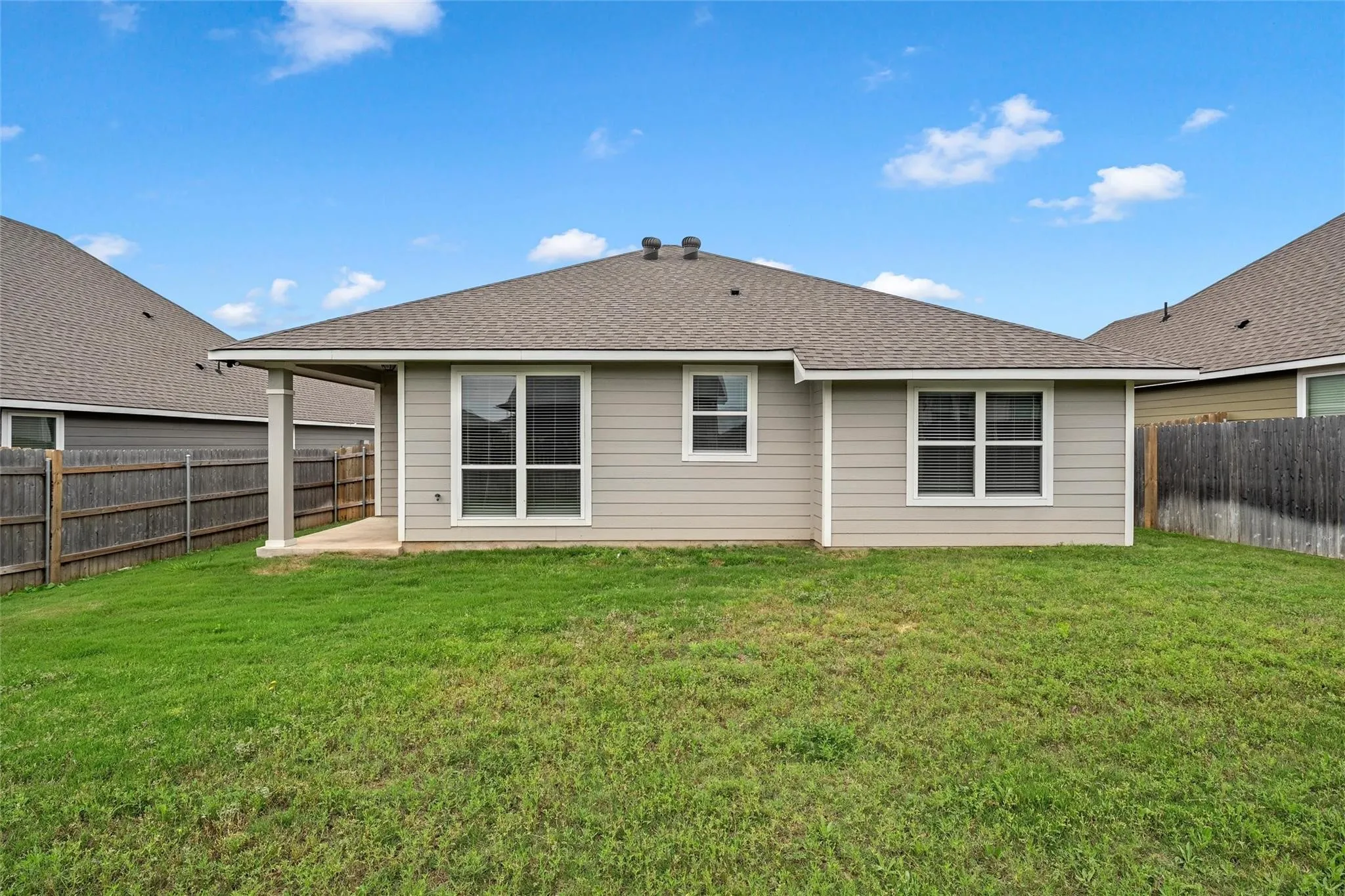 Single Family Residence For Sale in Mc Lennan County , 3224 Dottavio, Lorena, Texas 76655, 3 Bedroom, 2 Bathroom, 2 Garage spaces, 1,537 Sqft, built in 2023, mls#21326478, Real Estate Agent in Lorena, Homes For Sale in Mc Lennan county, Homes For Sale in Lorena, Realtor in Lorena Texas, Real Estate Brokerage Independent Realty Texas, Luminita Cordes Realtor