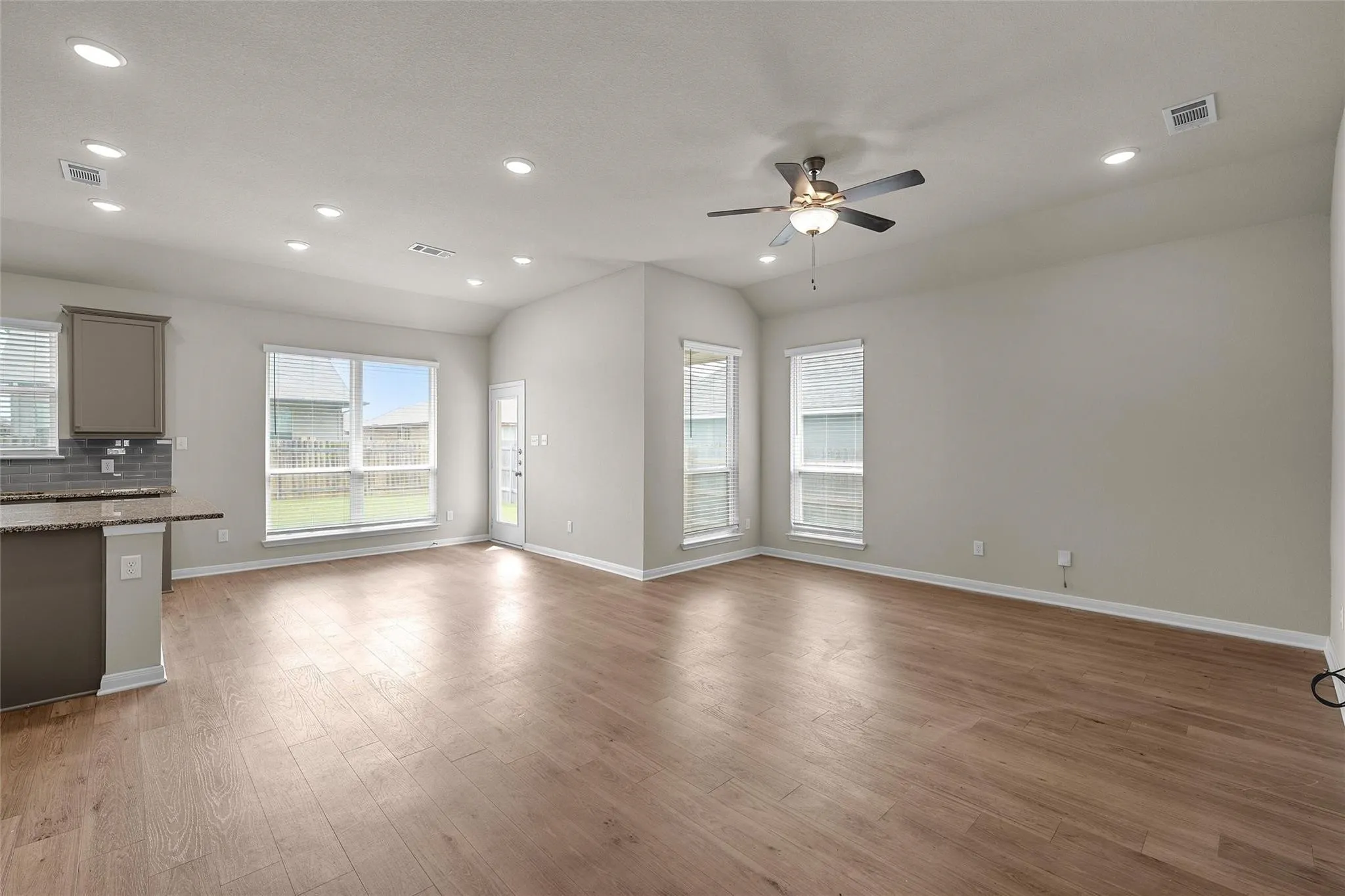 Single Family Residence For Sale in Mc Lennan County , 3224 Dottavio, Lorena, Texas 76655, 3 Bedroom, 2 Bathroom, 2 Garage spaces, 1,537 Sqft, built in 2023, mls#21326478, Real Estate Agent in Lorena, Homes For Sale in Mc Lennan county, Homes For Sale in Lorena, Realtor in Lorena Texas, Real Estate Brokerage Independent Realty Texas, Luminita Cordes Realtor