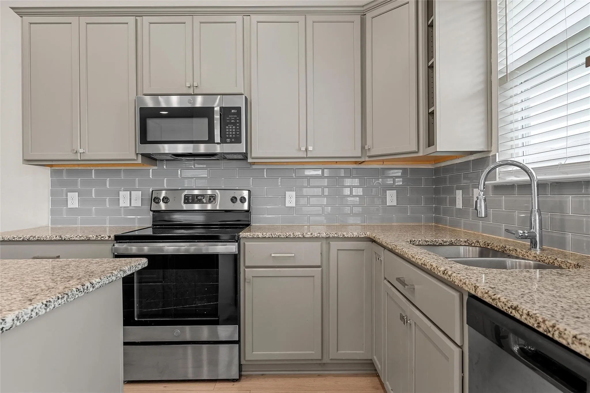 Single Family Residence For Sale in Mc Lennan County , 3224 Dottavio, Lorena, Texas 76655, 3 Bedroom, 2 Bathroom, 2 Garage spaces, 1,537 Sqft, built in 2023, mls#21326478, Real Estate Agent in Lorena, Homes For Sale in Mc Lennan county, Homes For Sale in Lorena, Realtor in Lorena Texas, Real Estate Brokerage Independent Realty Texas, Luminita Cordes Realtor