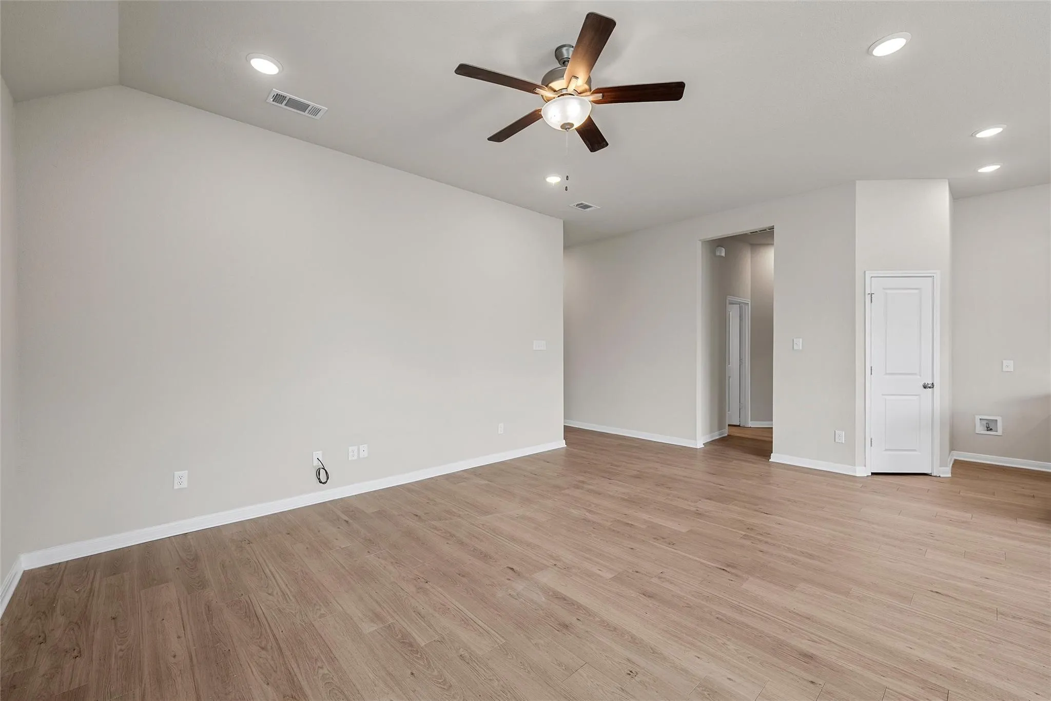 Single Family Residence For Sale in Mc Lennan County , 3224 Dottavio, Lorena, Texas 76655, 3 Bedroom, 2 Bathroom, 2 Garage spaces, 1,537 Sqft, built in 2023, mls#21326478, Real Estate Agent in Lorena, Homes For Sale in Mc Lennan county, Homes For Sale in Lorena, Realtor in Lorena Texas, Real Estate Brokerage Independent Realty Texas, Luminita Cordes Realtor