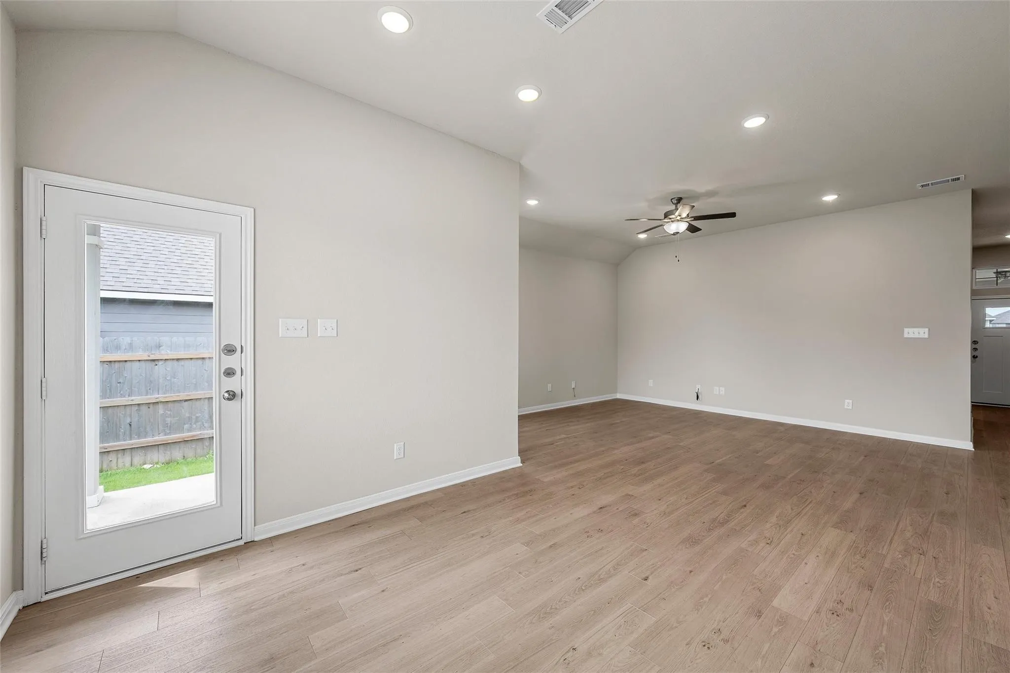 Single Family Residence For Sale in Mc Lennan County , 3224 Dottavio, Lorena, Texas 76655, 3 Bedroom, 2 Bathroom, 2 Garage spaces, 1,537 Sqft, built in 2023, mls#21326478, Real Estate Agent in Lorena, Homes For Sale in Mc Lennan county, Homes For Sale in Lorena, Realtor in Lorena Texas, Real Estate Brokerage Independent Realty Texas, Luminita Cordes Realtor