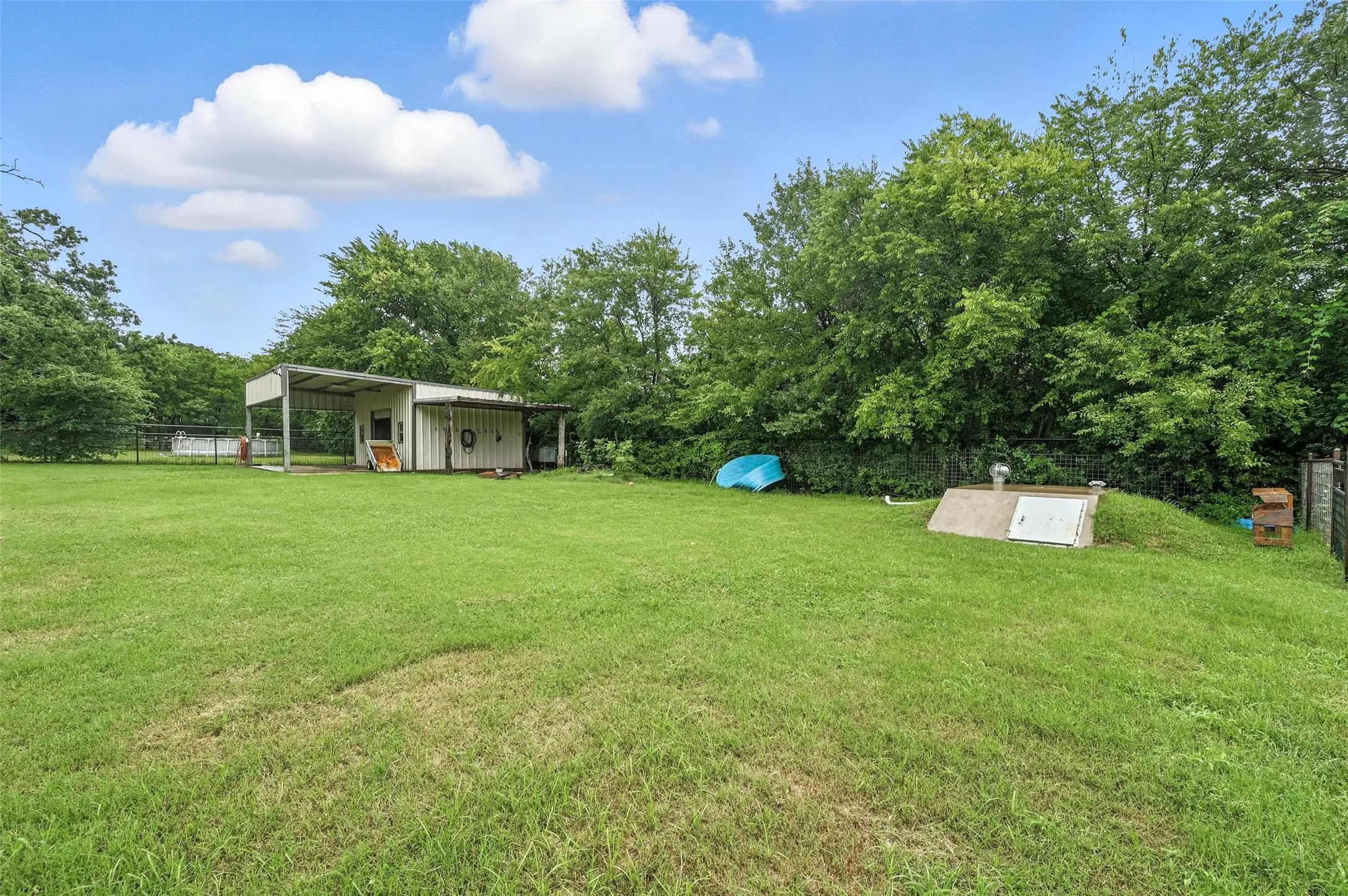 Mobile Home For Sale in Johnson County , 525 Surrey Lane, Burleson, Texas 76028, 4 Bedrooms, 3 Bathrooms, Garage spaces, 1,506 Sqft, built in 1996, Price $230,000, mls#21326499, Real Estate Agent in Burleson, Homes For Sale in Johnson county, Homes For Sale in Burleson, Realtor in Burleson Texas, Real Estate Brokerage Independent Realty Texas, Luminita Cordes Realtor