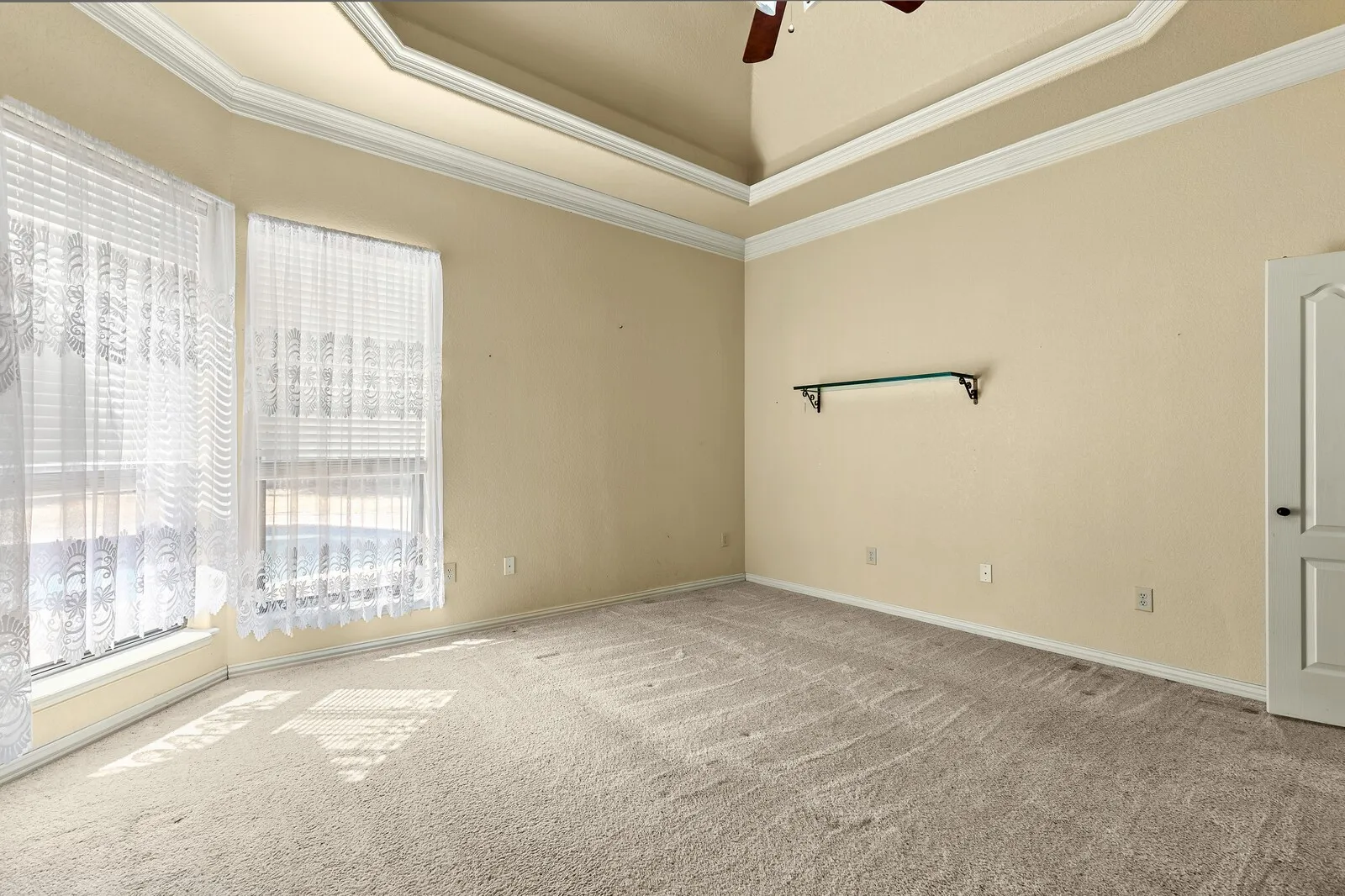 Single Family Residence For Sale in Mc Lennan County , 610 Vanishing Oaks Drive, Crawford, Texas 76638, 4 Bedroom, 2 Bathroom, 3 Garage spaces, 2,700 Sqft, built in 2004, mls#21325089, Real Estate Agent in Crawford, Homes For Sale in Mc Lennan county, Homes For Sale in Crawford, Realtor in Crawford Texas, Real Estate Brokerage Independent Realty Texas, Luminita Cordes Realtor