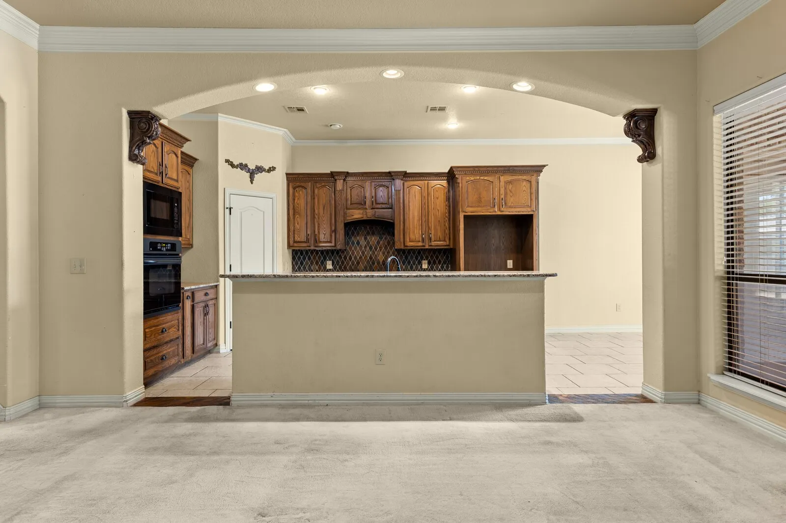 Single Family Residence For Sale in Mc Lennan County , 610 Vanishing Oaks Drive, Crawford, Texas 76638, 4 Bedroom, 2 Bathroom, 3 Garage spaces, 2,700 Sqft, built in 2004, mls#21325089, Real Estate Agent in Crawford, Homes For Sale in Mc Lennan county, Homes For Sale in Crawford, Realtor in Crawford Texas, Real Estate Brokerage Independent Realty Texas, Luminita Cordes Realtor