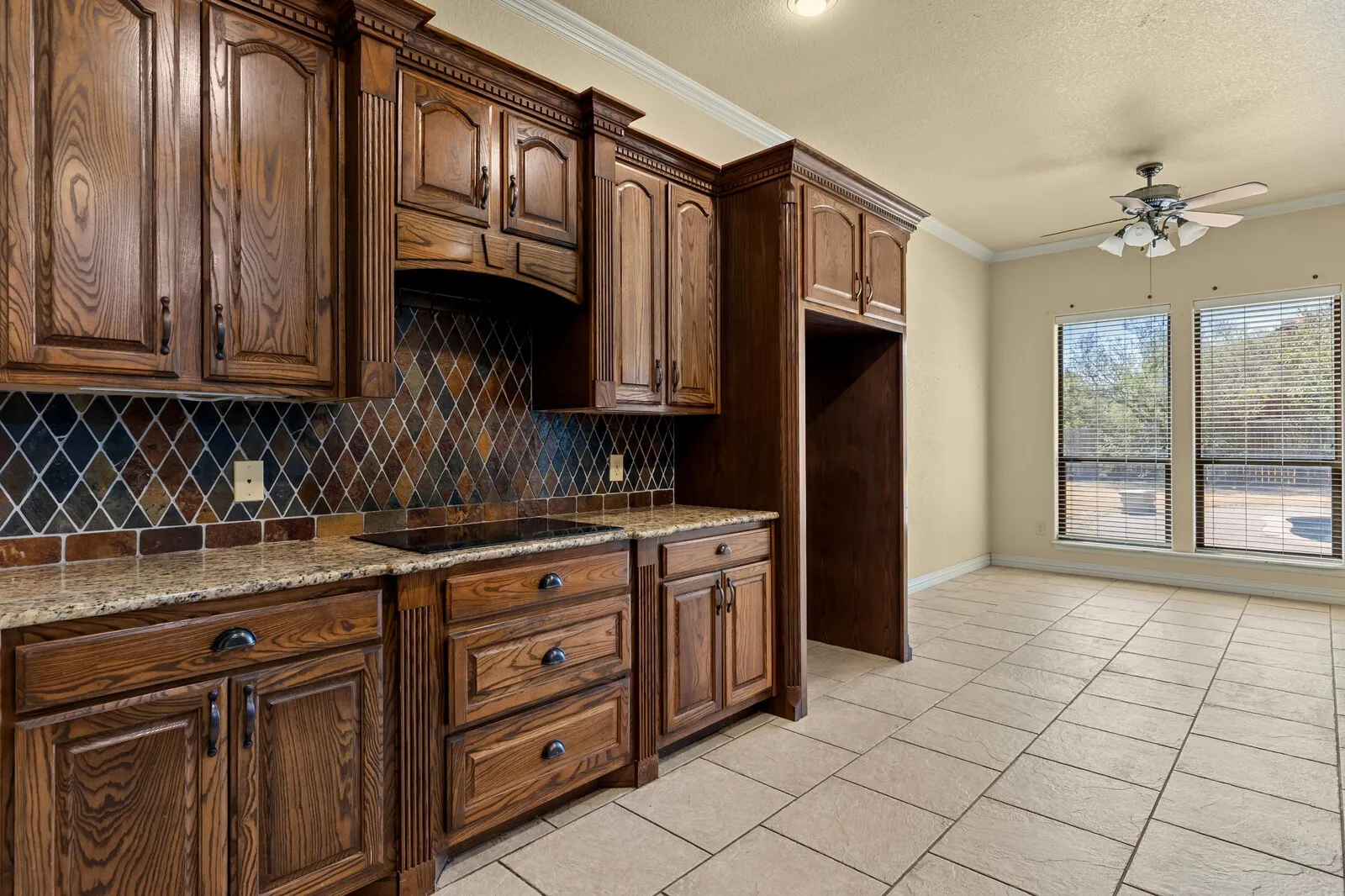 Single Family Residence For Sale in Mc Lennan County , 610 Vanishing Oaks Drive, Crawford, Texas 76638, 4 Bedroom, 2 Bathroom, 3 Garage spaces, 2,700 Sqft, built in 2004, mls#21325089, Real Estate Agent in Crawford, Homes For Sale in Mc Lennan county, Homes For Sale in Crawford, Realtor in Crawford Texas, Real Estate Brokerage Independent Realty Texas, Luminita Cordes Realtor