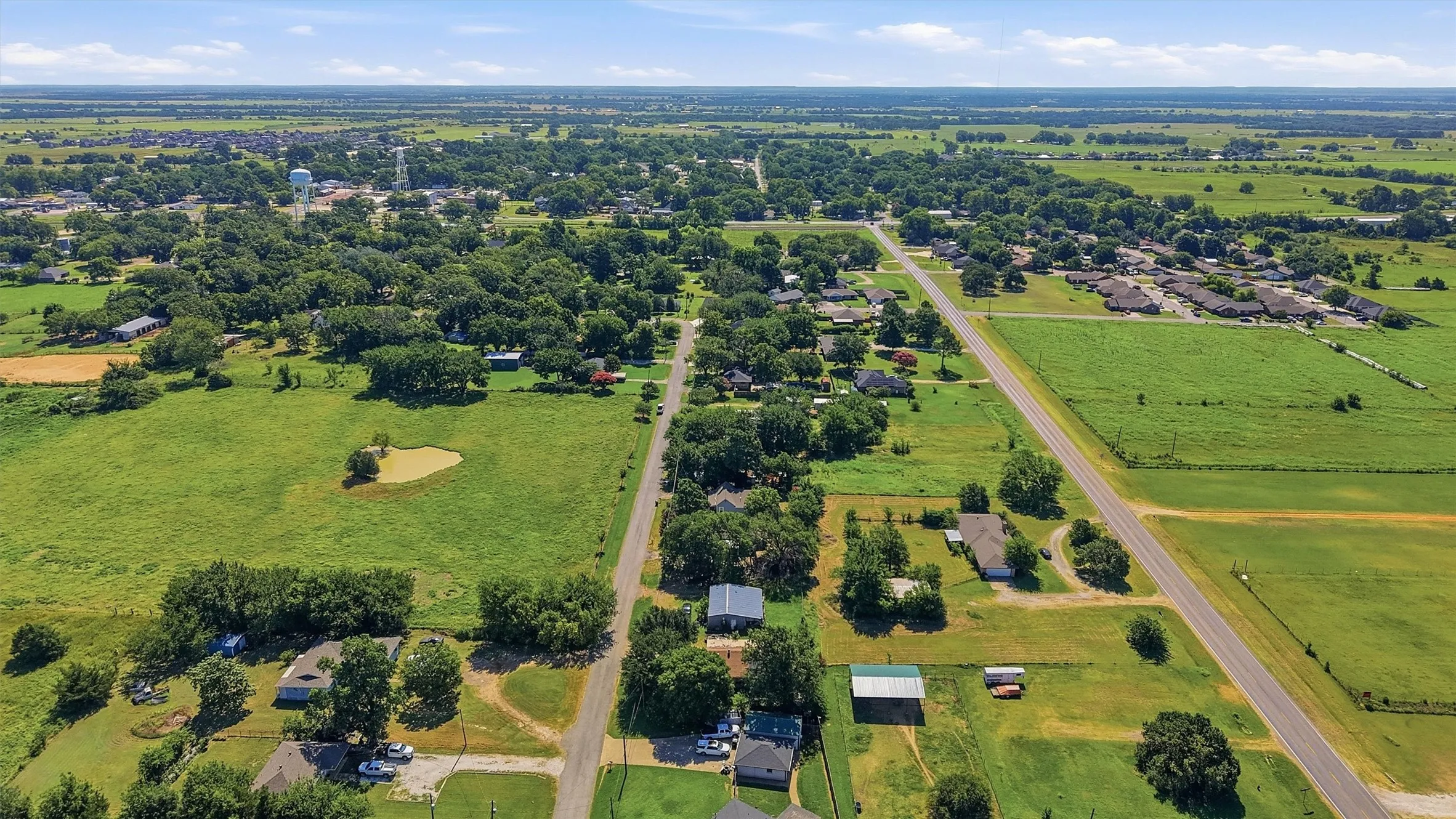 Improved Land For Sale in Grayson County , 538 W Hughes Street, Collinsville, Texas 76233, 0, 0, Garage spaces, 0 Sqft, built in 1923, mls#21326518, Real Estate Agent in Collinsville, Homes For Sale in Grayson county, Homes For Sale in Collinsville, Realtor in Collinsville Texas, Real Estate Brokerage Independent Realty Texas, Luminita Cordes Realtor