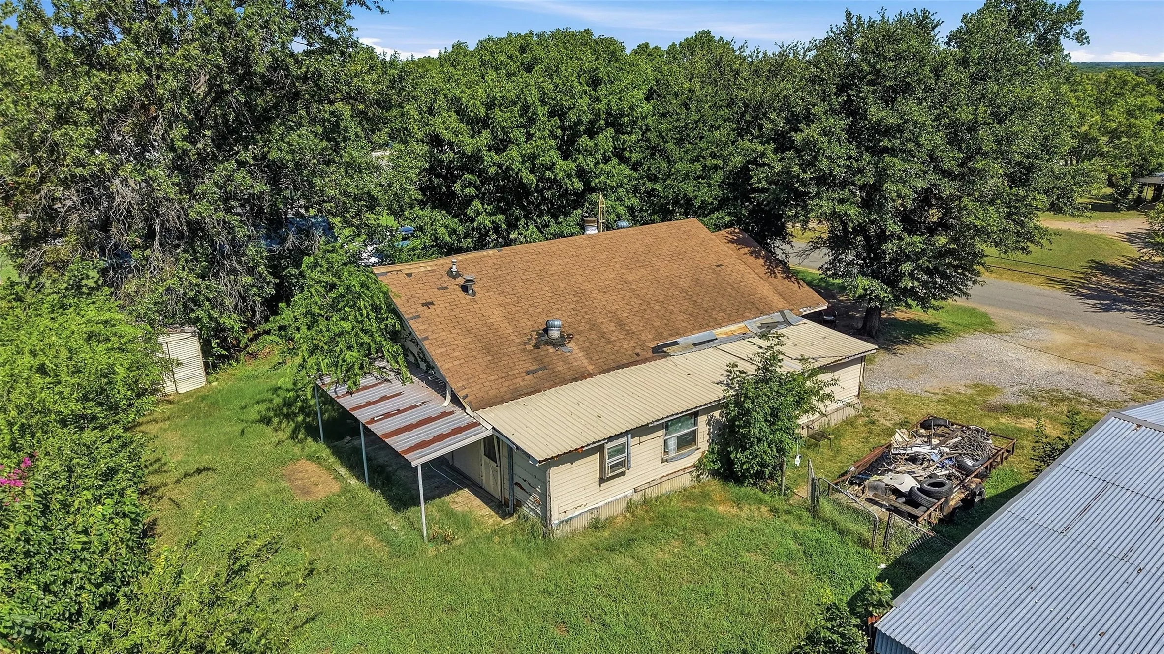 Improved Land For Sale in Grayson County , 538 W Hughes Street, Collinsville, Texas 76233, 0, 0, Garage spaces, 0 Sqft, built in 1923, mls#21326518, Real Estate Agent in Collinsville, Homes For Sale in Grayson county, Homes For Sale in Collinsville, Realtor in Collinsville Texas, Real Estate Brokerage Independent Realty Texas, Luminita Cordes Realtor