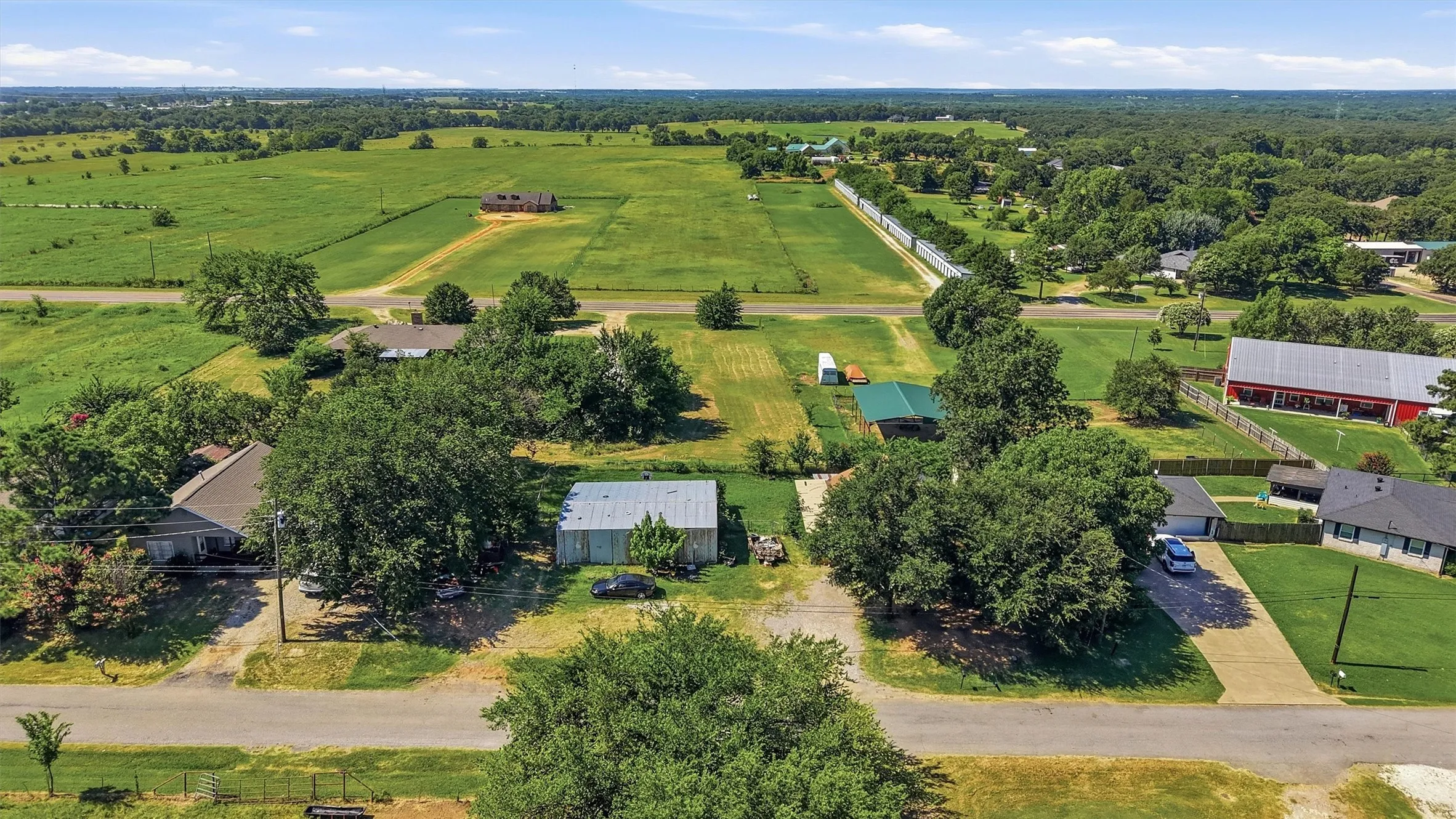 Improved Land For Sale in Grayson County , 538 W Hughes Street, Collinsville, Texas 76233, 0, 0, Garage spaces, 0 Sqft, built in 1923, mls#21326518, Real Estate Agent in Collinsville, Homes For Sale in Grayson county, Homes For Sale in Collinsville, Realtor in Collinsville Texas, Real Estate Brokerage Independent Realty Texas, Luminita Cordes Realtor
