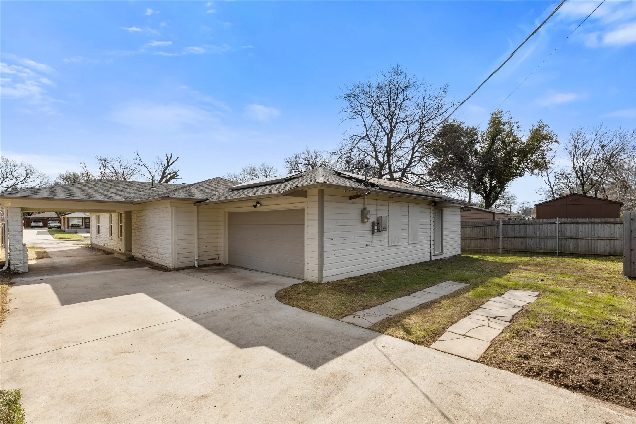 Single Family Residence For Sale in Dallas County , 3309 Tennessee Avenue, Dallas, Texas 75224, 4 Bedroom, 2 Bathroom, 2 Garage spaces, 2,021 Sqft, built in 1951, mls#21324096, Real Estate Agent in Dallas, Homes For Sale in Dallas county, Homes For Sale in Dallas, Realtor in Dallas Texas, Real Estate Brokerage Independent Realty Texas, Luminita Cordes Realtor