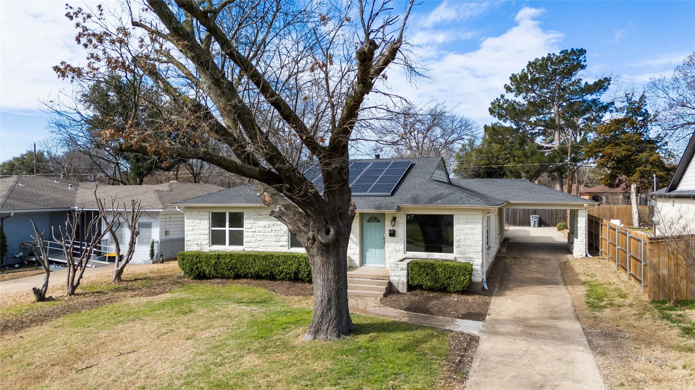 Single Family Residence For Sale in Dallas County , 3309 Tennessee Avenue, Dallas, Texas 75224, 4 Bedroom, 2 Bathroom, 2 Garage spaces, 2,021 Sqft, built in 1951, mls#21324096, Real Estate Agent in Dallas, Homes For Sale in Dallas county, Homes For Sale in Dallas, Realtor in Dallas Texas, Real Estate Brokerage Independent Realty Texas, Luminita Cordes Realtor
