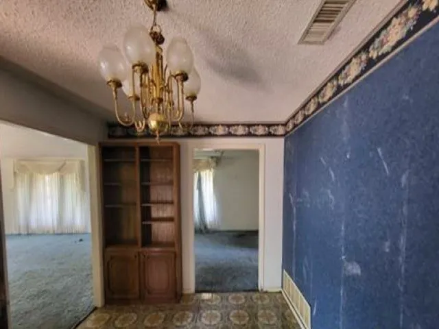 Single Family Residence For Sale in Young County , 306 Wade Street, Olney, Texas 76374, 4 Bedroom, 3 Bathroom, 2 Garage spaces, 3,457 Sqft, built in 1975, mls#21325596, Real Estate Agent in Olney, Homes For Sale in Young county, Homes For Sale in Olney, Realtor in Olney Texas, Real Estate Brokerage Independent Realty Texas, Luminita Cordes Realtor