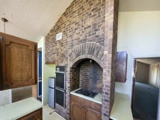 Single Family Residence For Sale in Young County , 306 Wade Street, Olney, Texas 76374, 4 Bedroom, 3 Bathroom, 2 Garage spaces, 3,457 Sqft, built in 1975, mls#21325596, Real Estate Agent in Olney, Homes For Sale in Young county, Homes For Sale in Olney, Realtor in Olney Texas, Real Estate Brokerage Independent Realty Texas, Luminita Cordes Realtor