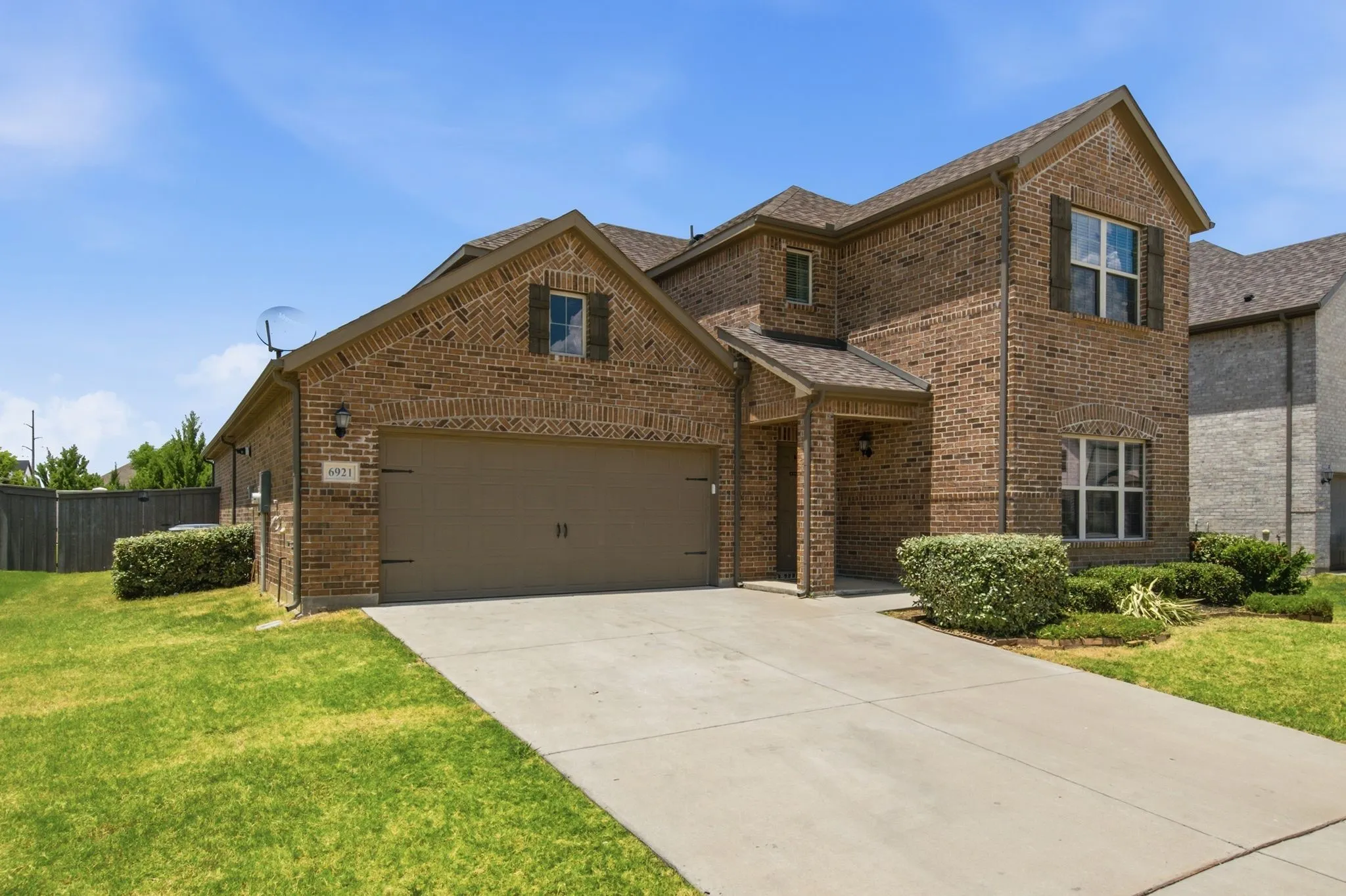 Single Family Residence For Sale in Ellis County , 6921 Pampas Place, Venus, Texas 76084, 4 Bedrooms, 3 Bathrooms, 2 Garage spaces, 2,601 Sqft, built in 2021, Price $485,000, mls#21326291, Real Estate Agent in Venus, Homes For Sale in Ellis county, Homes For Sale in Venus, Realtor in Venus Texas, Real Estate Brokerage Independent Realty Texas, Luminita Cordes Realtor