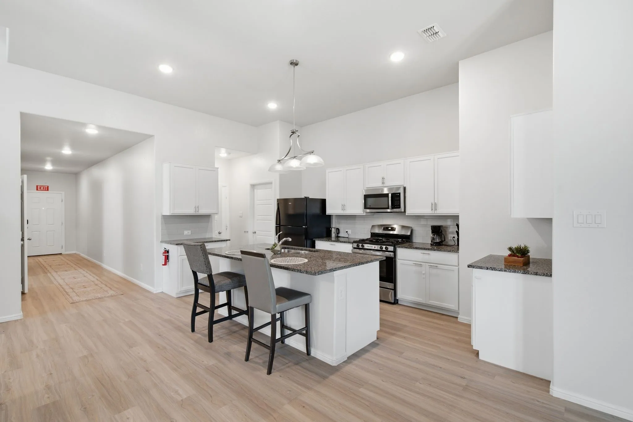 Single Family Residence For Sale in Ellis County , 6921 Pampas Place, Venus, Texas 76084, 4 Bedrooms, 3 Bathrooms, 2 Garage spaces, 2,601 Sqft, built in 2021, Price $485,000, mls#21326291, Real Estate Agent in Venus, Homes For Sale in Ellis county, Homes For Sale in Venus, Realtor in Venus Texas, Real Estate Brokerage Independent Realty Texas, Luminita Cordes Realtor