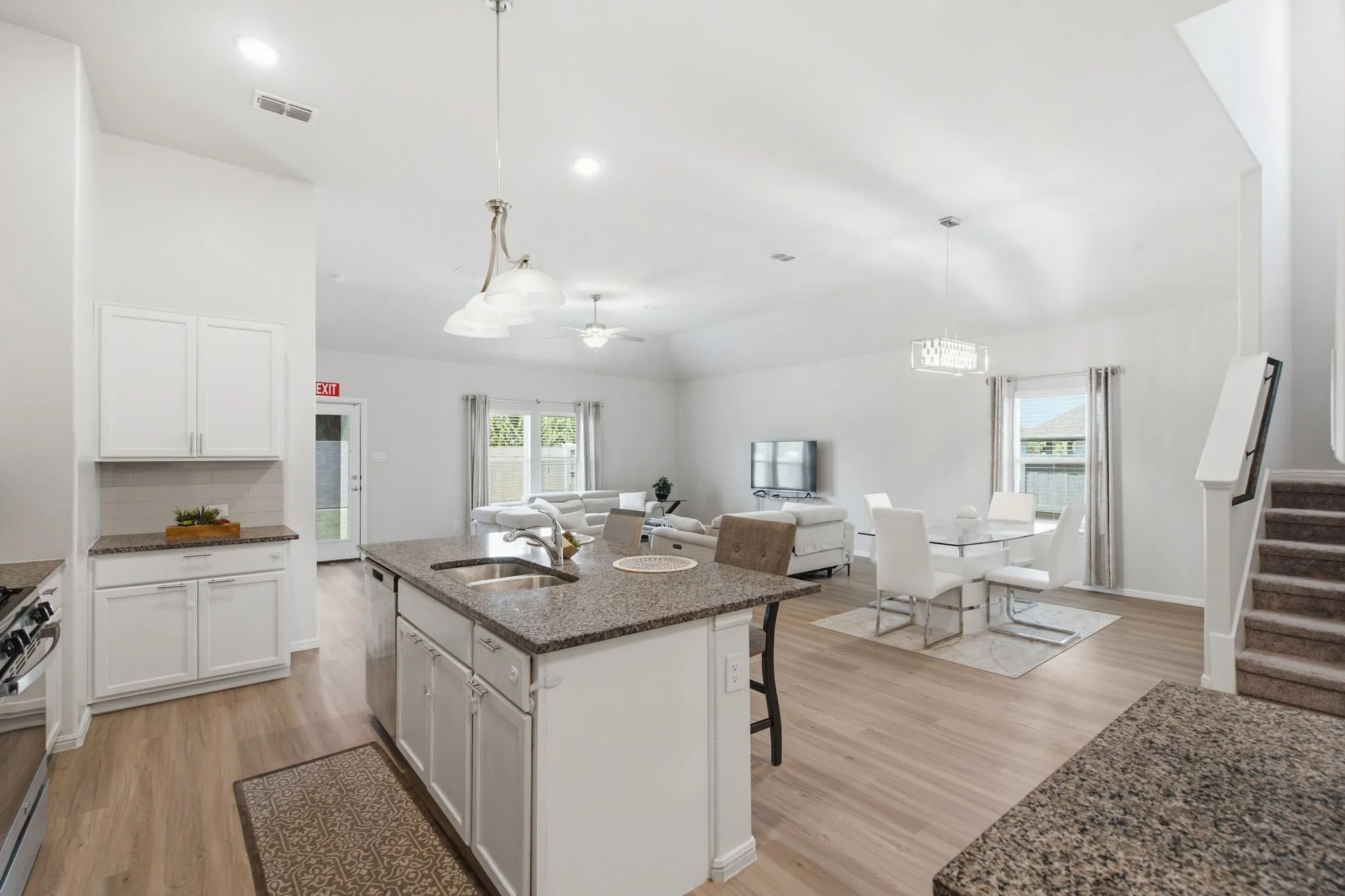 Single Family Residence For Sale in Ellis County , 6921 Pampas Place, Venus, Texas 76084, 4 Bedrooms, 3 Bathrooms, 2 Garage spaces, 2,601 Sqft, built in 2021, Price $485,000, mls#21326291, Real Estate Agent in Venus, Homes For Sale in Ellis county, Homes For Sale in Venus, Realtor in Venus Texas, Real Estate Brokerage Independent Realty Texas, Luminita Cordes Realtor