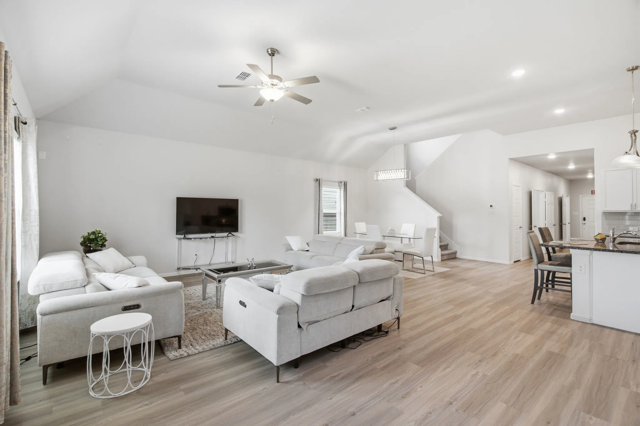 Single Family Residence For Sale in Ellis County , 6921 Pampas Place, Venus, Texas 76084, 4 Bedrooms, 3 Bathrooms, 2 Garage spaces, 2,601 Sqft, built in 2021, Price $485,000, mls#21326291, Real Estate Agent in Venus, Homes For Sale in Ellis county, Homes For Sale in Venus, Realtor in Venus Texas, Real Estate Brokerage Independent Realty Texas, Luminita Cordes Realtor