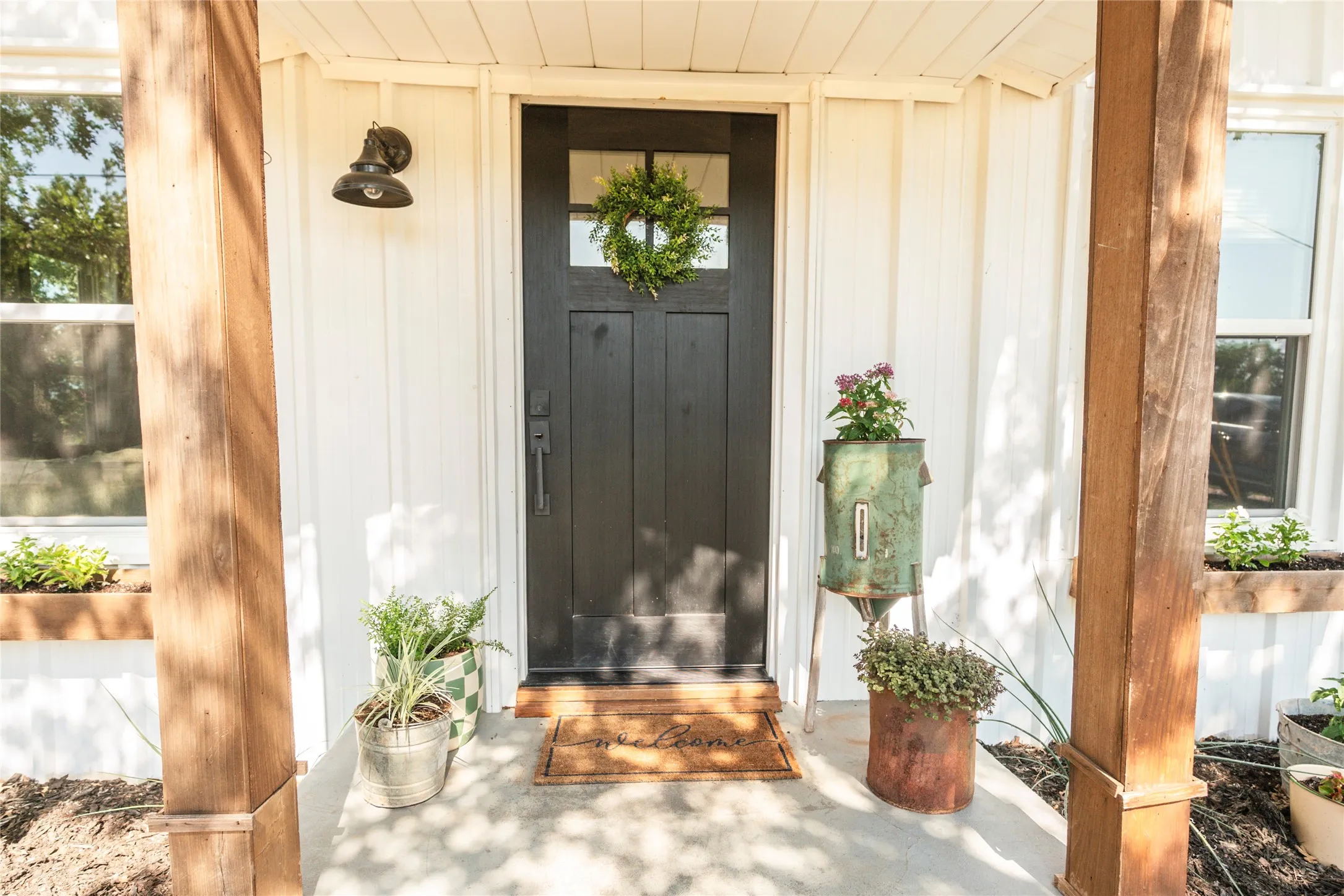 Single Family Residence For Sale in Montague County , 375 Nocona Drive, Nocona, Texas 76255, 3 Bedroom, 1 Bathroom, Garage spaces, 1,000 Sqft, built in 1950, mls#21326484, Real Estate Agent in Nocona, Homes For Sale in Montague county, Homes For Sale in Nocona, Realtor in Nocona Texas, Real Estate Brokerage Independent Realty Texas, Luminita Cordes Realtor