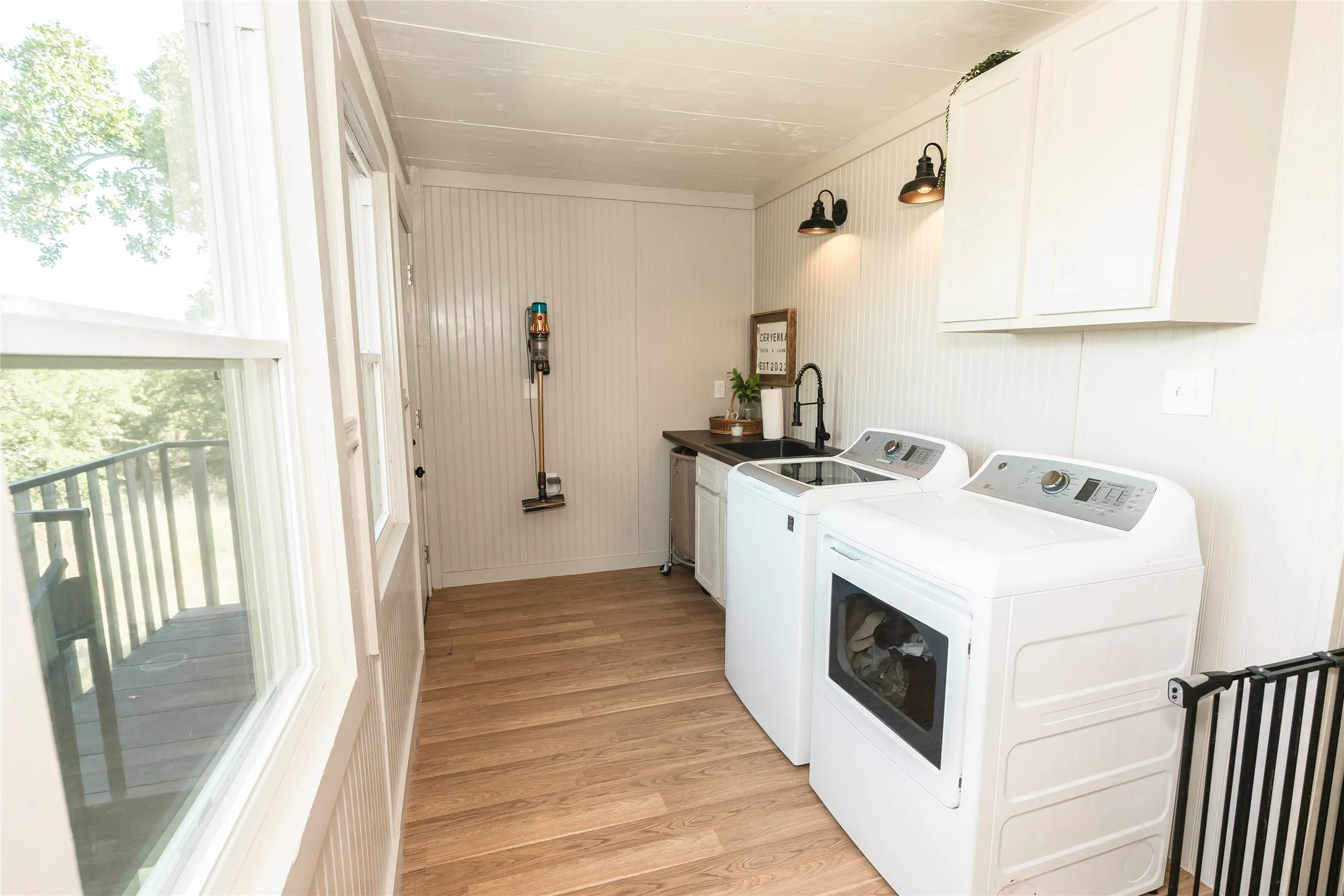 Single Family Residence For Sale in Montague County , 375 Nocona Drive, Nocona, Texas 76255, 3 Bedroom, 1 Bathroom, Garage spaces, 1,000 Sqft, built in 1950, mls#21326484, Real Estate Agent in Nocona, Homes For Sale in Montague county, Homes For Sale in Nocona, Realtor in Nocona Texas, Real Estate Brokerage Independent Realty Texas, Luminita Cordes Realtor