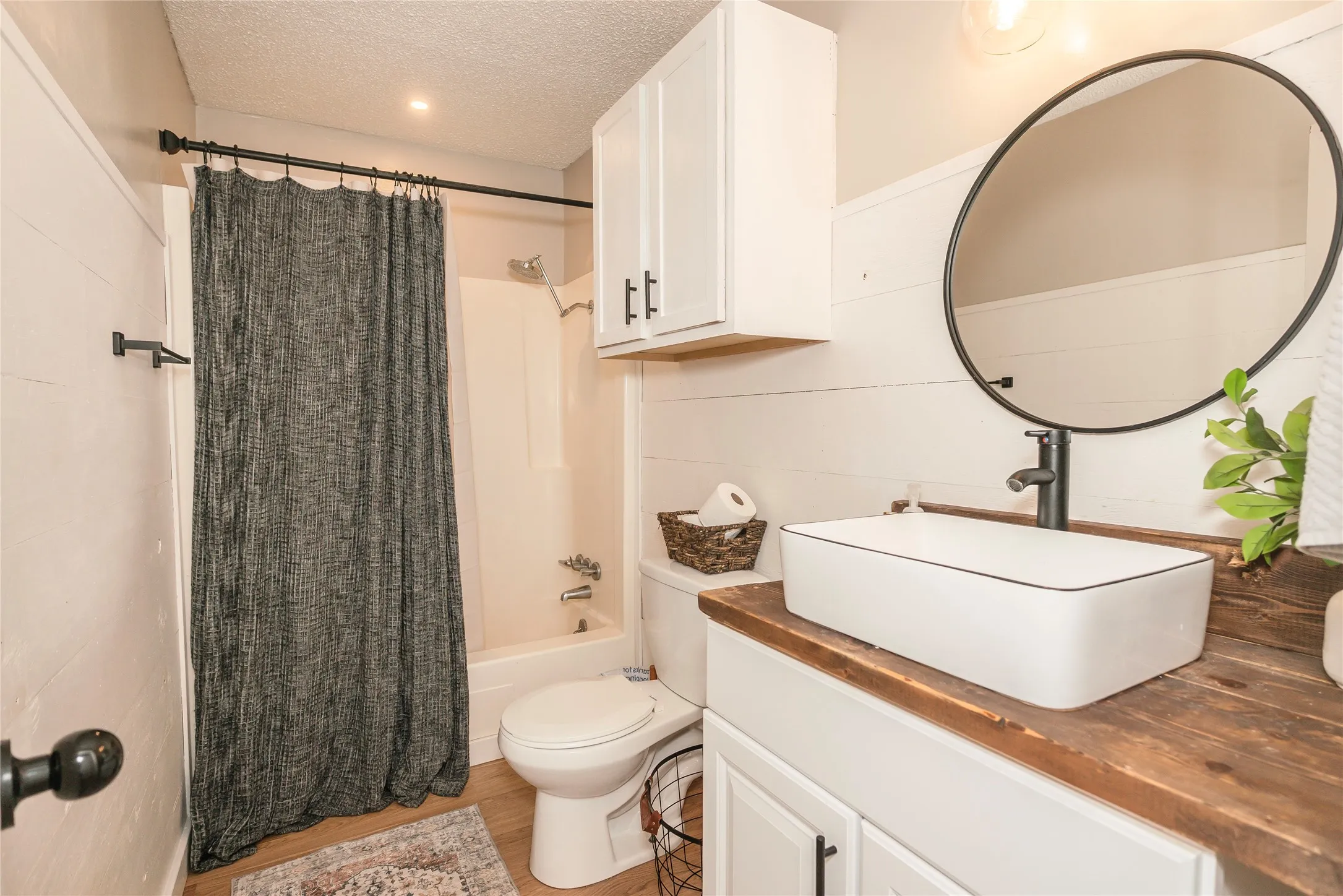 Single Family Residence For Sale in Montague County , 375 Nocona Drive, Nocona, Texas 76255, 3 Bedroom, 1 Bathroom, Garage spaces, 1,000 Sqft, built in 1950, mls#21326484, Real Estate Agent in Nocona, Homes For Sale in Montague county, Homes For Sale in Nocona, Realtor in Nocona Texas, Real Estate Brokerage Independent Realty Texas, Luminita Cordes Realtor