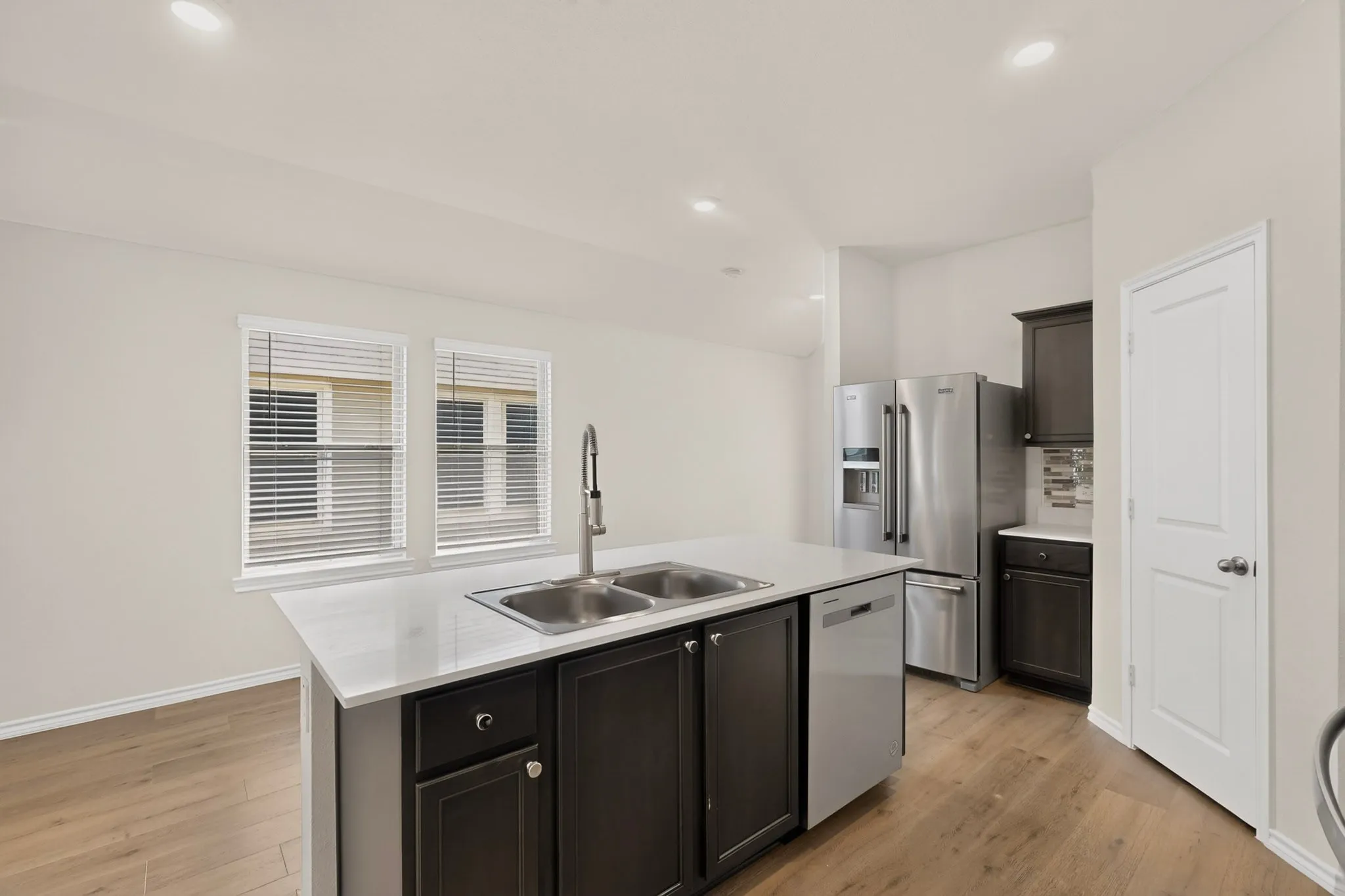 Single Family Residence For Sale in Rockwall County , 463 Vitex Drive, Royse City, Texas 75189, 3 Bedroom, 2 Bathroom, 2 Garage spaces, 1,543 Sqft, built in 2023, mls#21326428, Real Estate Agent in Royse City, Homes For Sale in Rockwall county, Homes For Sale in Royse City, Realtor in Royse City Texas, Real Estate Brokerage Independent Realty Texas, Luminita Cordes Realtor