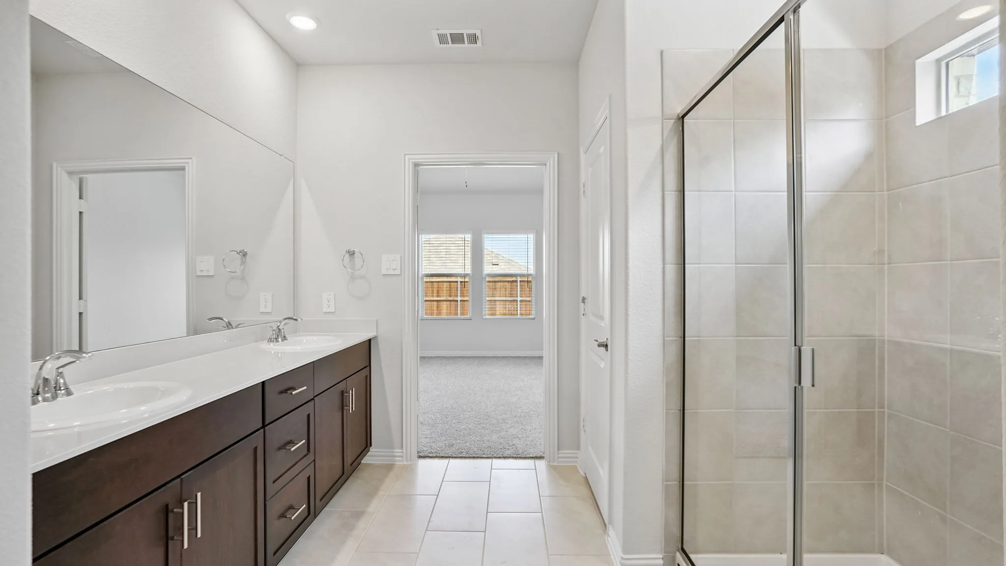  Photo is not of the actual home, but is an inspirational photo of builder’s model home and may depict options, furnishings, and/or decorator features that are not included.
