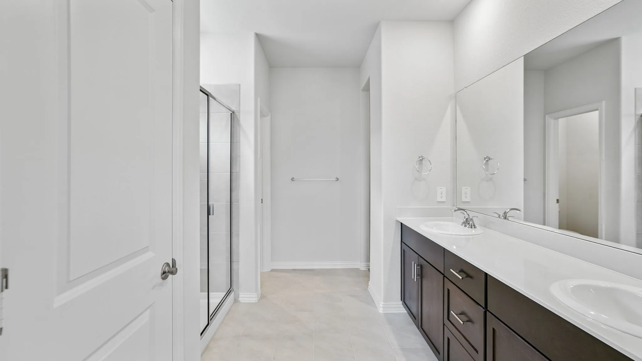  Photo is not of the actual home, but is an inspirational photo of builder’s model home and may depict options, furnishings, and/or decorator features that are not included.
