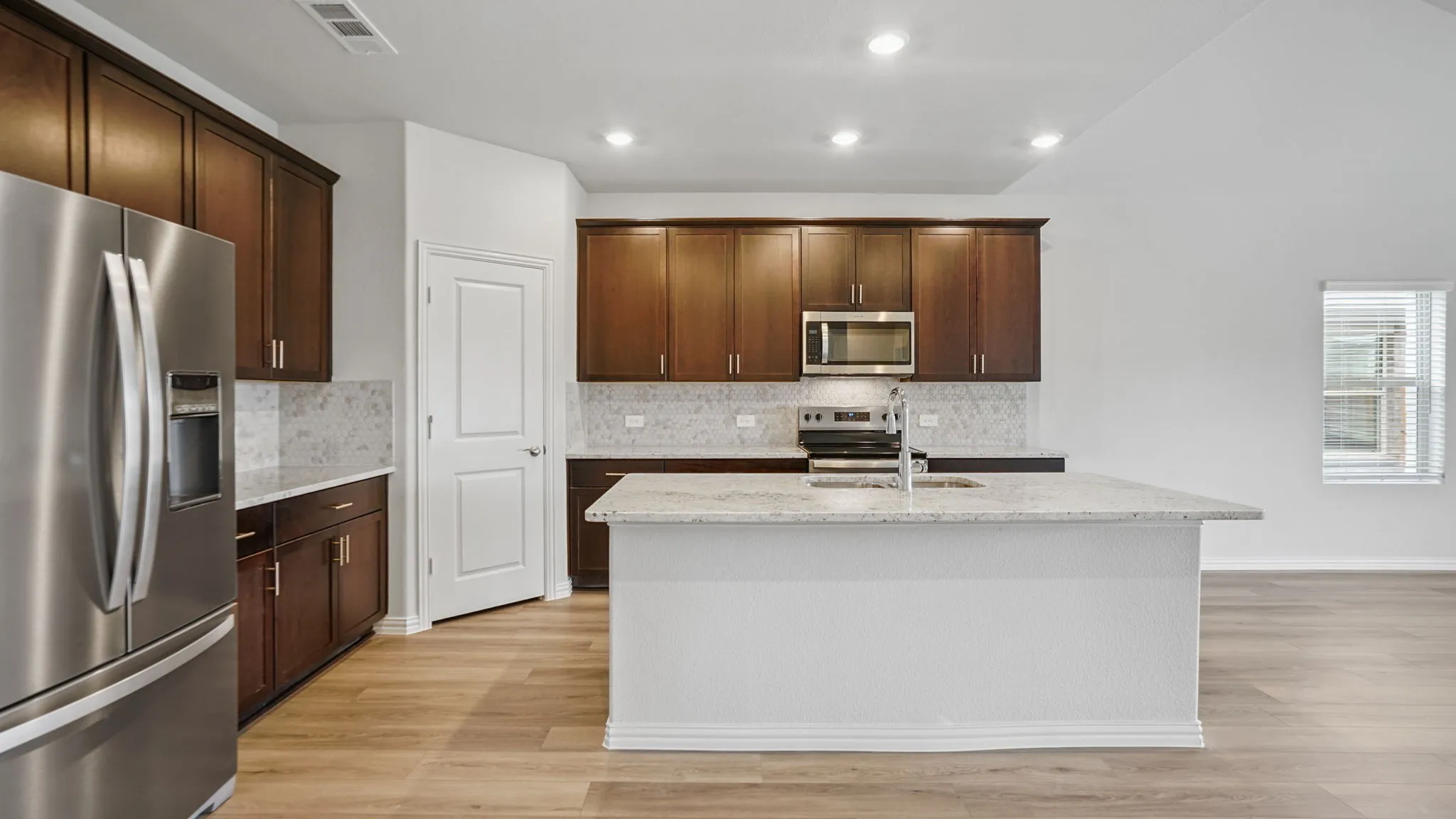  Photo is not of the actual home, but is an inspirational photo of builder’s model home and may depict options, furnishings, and/or decorator features that are not included.

