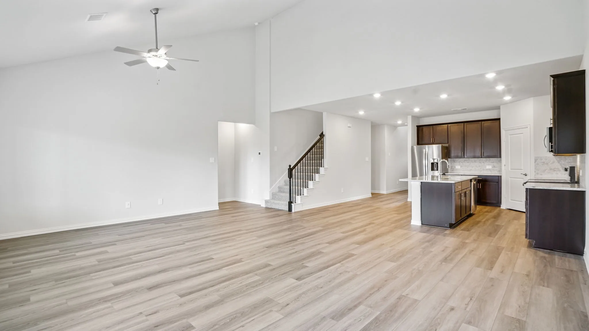  Photo is not of the actual home, but is an inspirational photo of builder’s model home and may depict options, furnishings, and/or decorator features that are not included.
