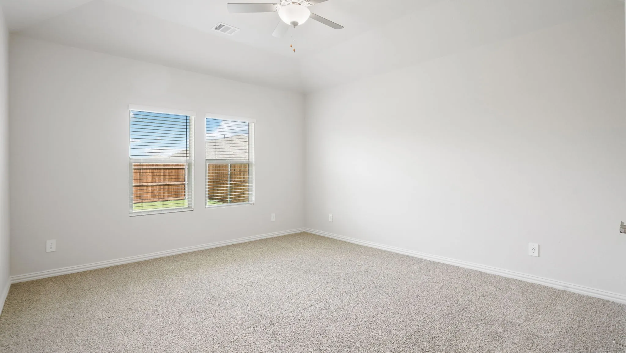  Photo is not of the actual home, but is an inspirational photo of builder’s model home and may depict options, furnishings, and/or decorator features that are not included.
