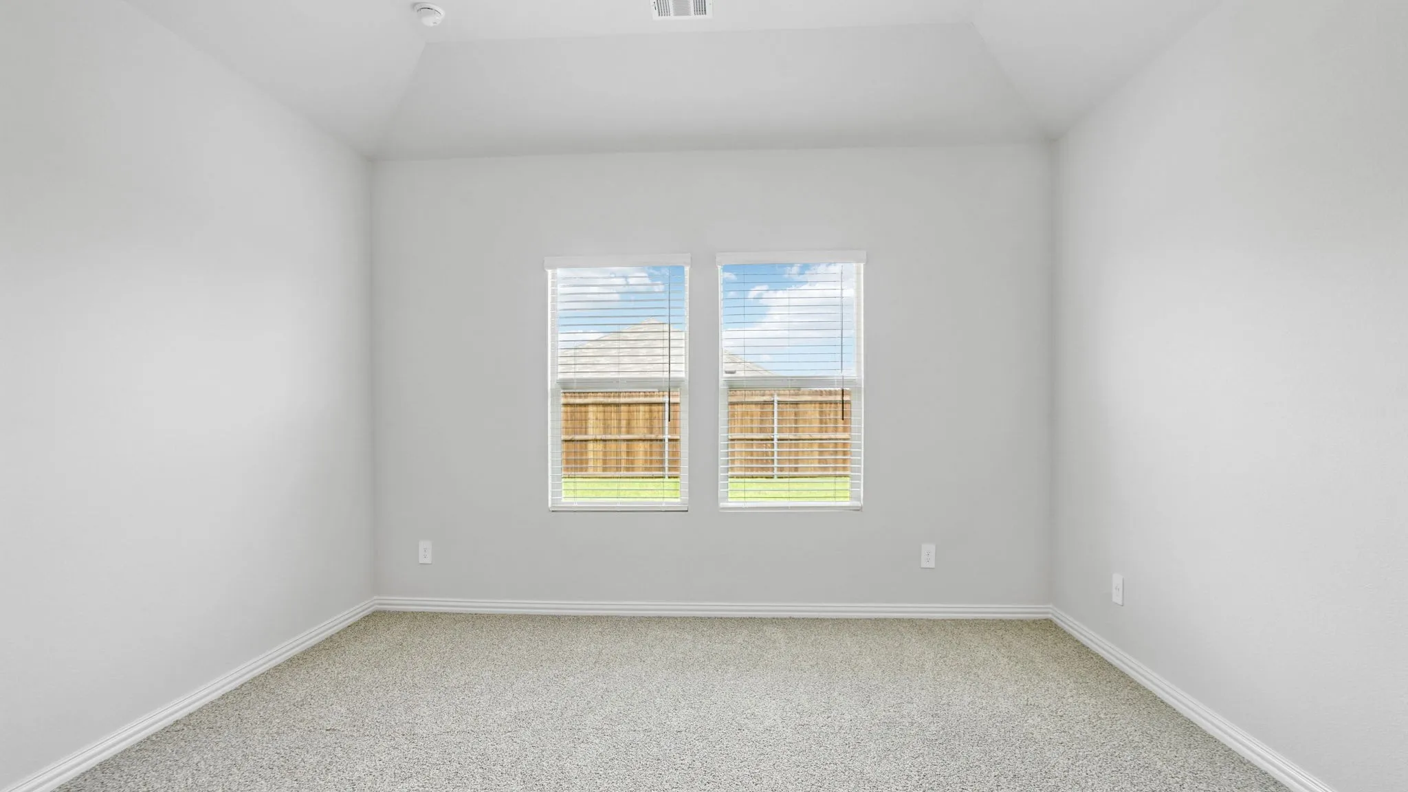  Photo is not of the actual home, but is an inspirational photo of builder’s model home and may depict options, furnishings, and/or decorator features that are not included.

