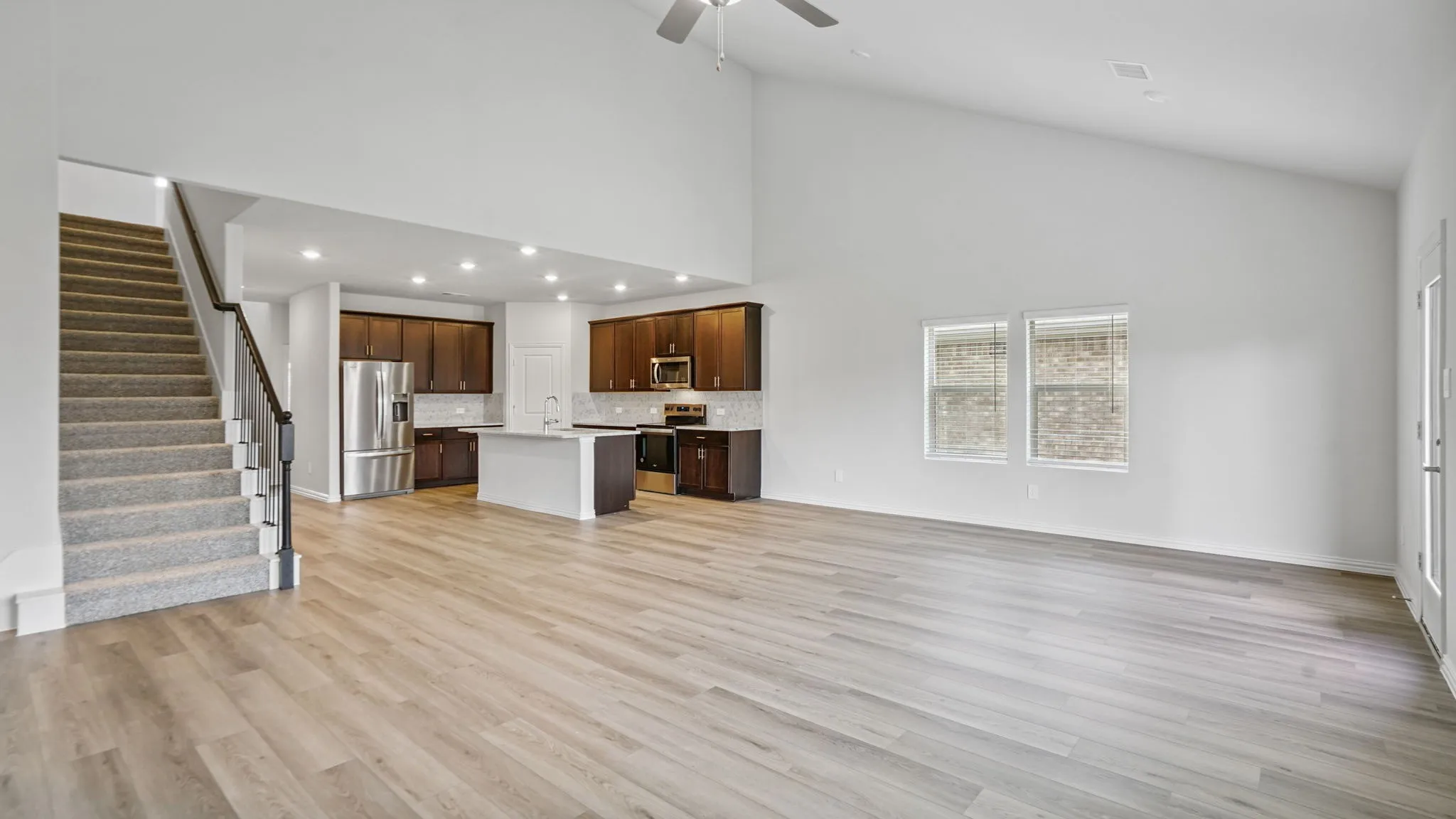  Photo is not of the actual home, but is an inspirational photo of builder’s model home and may depict options, furnishings, and/or decorator features that are not included.
