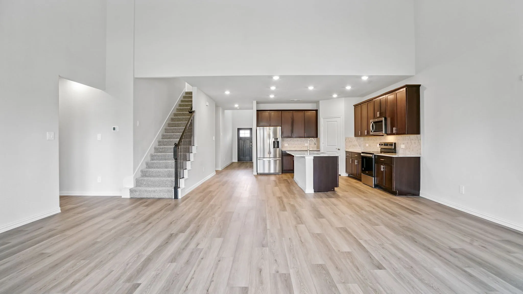 Photo is not of the actual home, but is an inspirational photo of builder’s model home and may depict options, furnishings, and/or decorator features that are not included.
