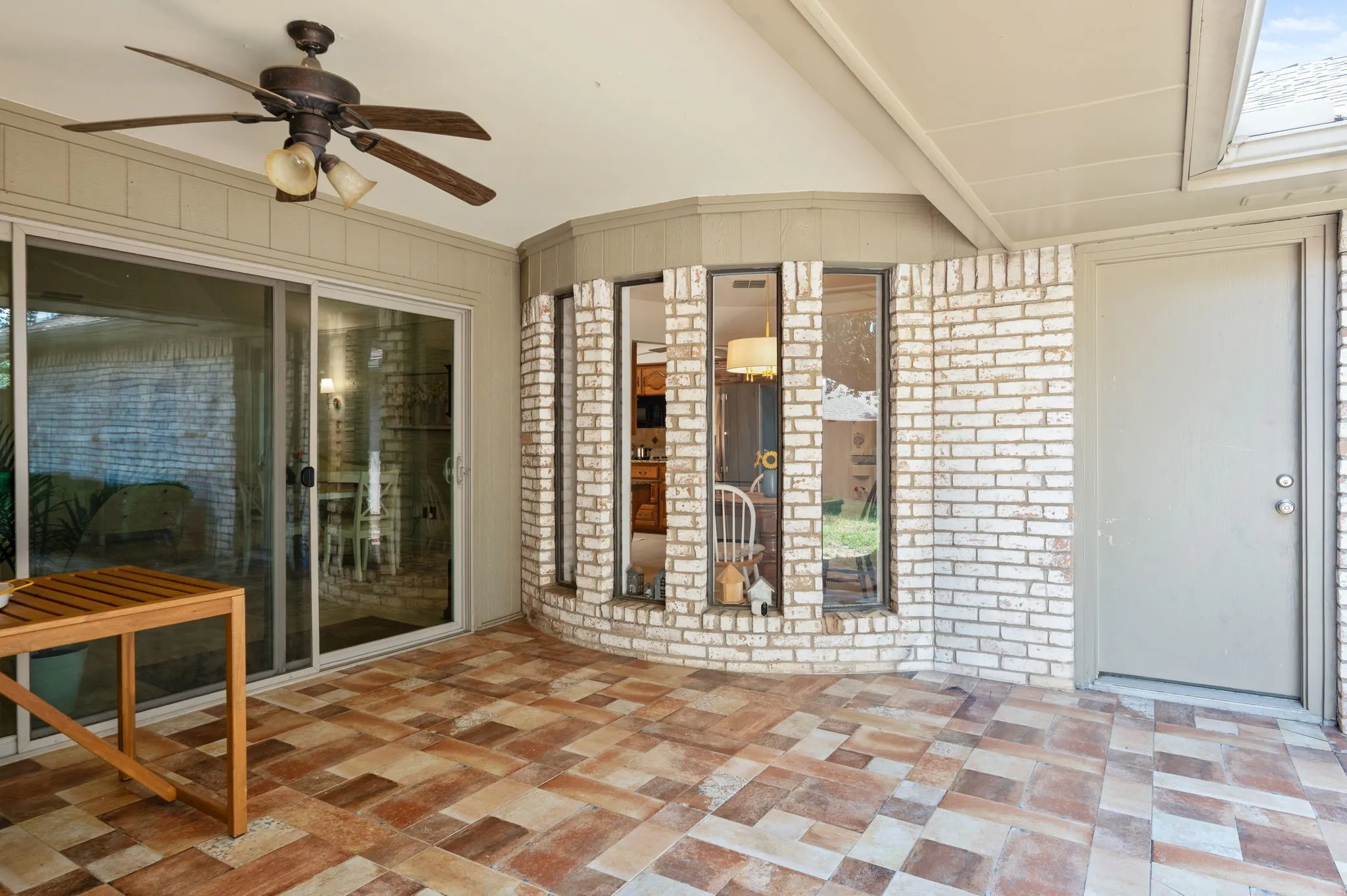 Single Family Residence For Sale in Dallas County , 621 Harvest Glen Drive, Richardson, Texas 75081, 4 Bedroom, 3 Bathroom, 2 Garage spaces, 2,718 Sqft, built in 1977, mls#21325556, Real Estate Agent in Richardson, Homes For Sale in Dallas county, Homes For Sale in Richardson, Realtor in Richardson Texas, Real Estate Brokerage Independent Realty Texas, Luminita Cordes Realtor