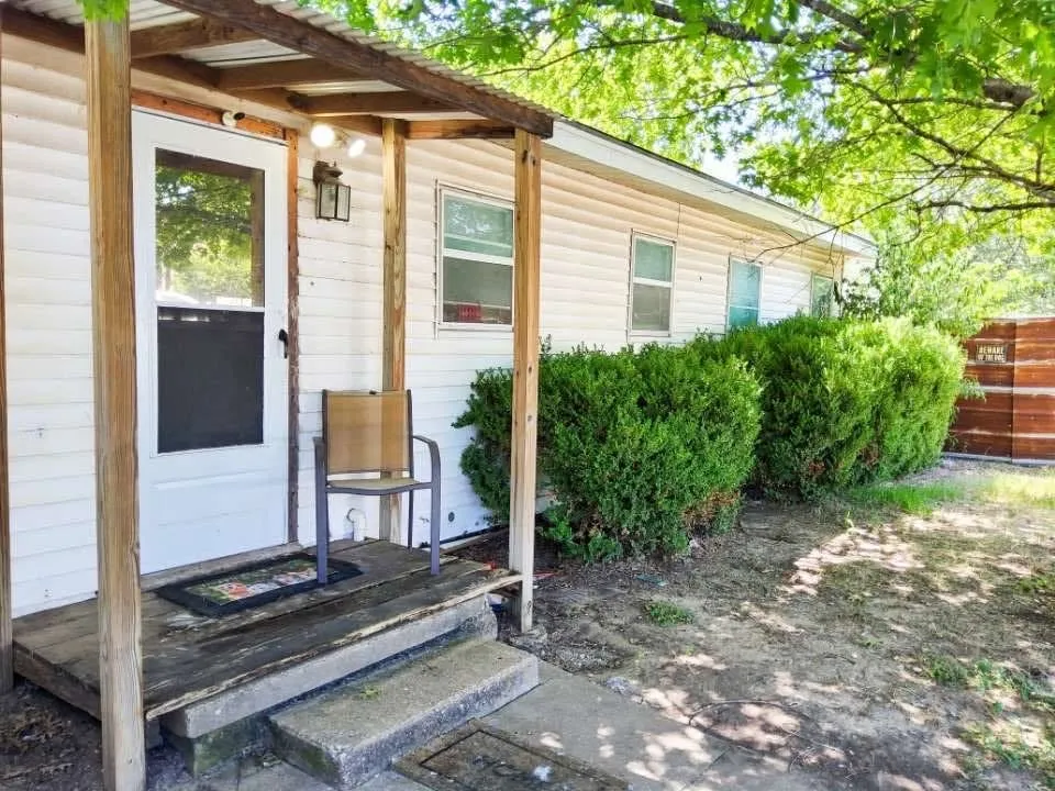 Single Family Residence For Sale in Mc Lennan County , 3532 Colcord Avenue, Waco, Texas 76707, 3 Bedroom, 1 Bathroom, 1 Garage spaces, 1,661 Sqft, built in 1947, mls#21326540, Real Estate Agent in Waco, Homes For Sale in Mc Lennan county, Homes For Sale in Waco, Realtor in Waco Texas, Real Estate Brokerage Independent Realty Texas, Luminita Cordes Realtor