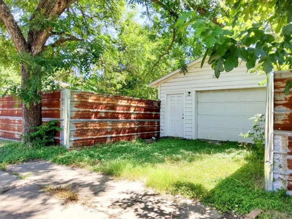 Single Family Residence For Sale in Mc Lennan County , 3532 Colcord Avenue, Waco, Texas 76707, 3 Bedroom, 1 Bathroom, 1 Garage spaces, 1,661 Sqft, built in 1947, mls#21326540, Real Estate Agent in Waco, Homes For Sale in Mc Lennan county, Homes For Sale in Waco, Realtor in Waco Texas, Real Estate Brokerage Independent Realty Texas, Luminita Cordes Realtor