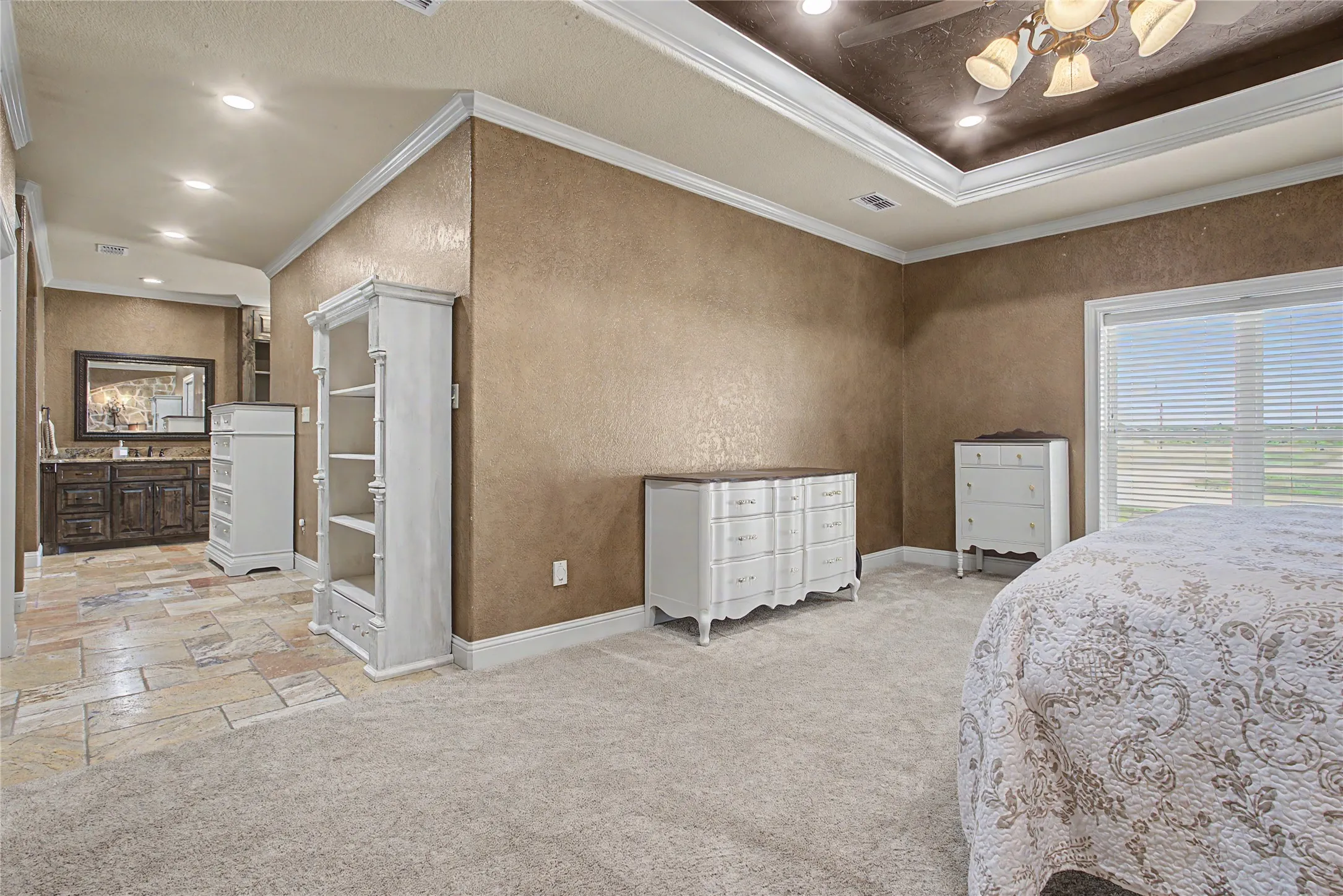 Single Family Residence For Sale in Taylor County , 6815 Hardwick Road, Abilene, Texas 79606, 5 Bedroom, 4 Bathroom, 3 Garage spaces, 5,426 Sqft, built in 2003, Price $1,250,000, mls#21325375, Real Estate Agent in Abilene, Homes For Sale in Taylor county, Homes For Sale in Abilene, Realtor in Abilene Texas, Real Estate Brokerage Independent Realty Texas, Luminita Cordes Realtor