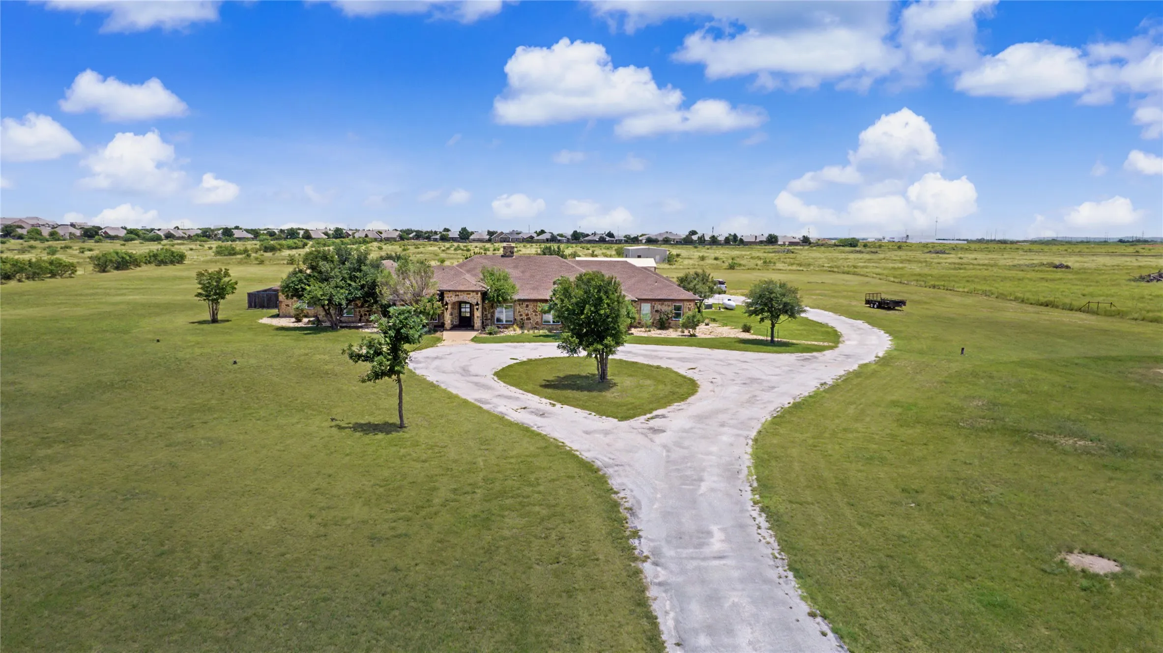 Single Family Residence For Sale in Taylor County , 6815 Hardwick Road, Abilene, Texas 79606, 5 Bedroom, 4 Bathroom, 3 Garage spaces, 5,426 Sqft, built in 2003, Price $1,250,000, mls#21325375, Real Estate Agent in Abilene, Homes For Sale in Taylor county, Homes For Sale in Abilene, Realtor in Abilene Texas, Real Estate Brokerage Independent Realty Texas, Luminita Cordes Realtor