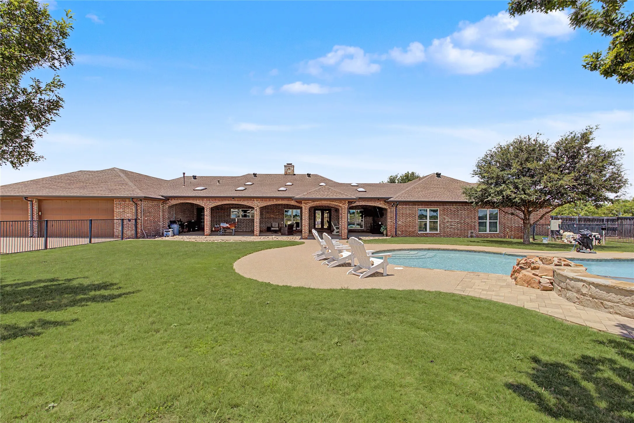 Single Family Residence For Sale in Taylor County , 6815 Hardwick Road, Abilene, Texas 79606, 5 Bedroom, 4 Bathroom, 3 Garage spaces, 5,426 Sqft, built in 2003, Price $1,250,000, mls#21325375, Real Estate Agent in Abilene, Homes For Sale in Taylor county, Homes For Sale in Abilene, Realtor in Abilene Texas, Real Estate Brokerage Independent Realty Texas, Luminita Cordes Realtor