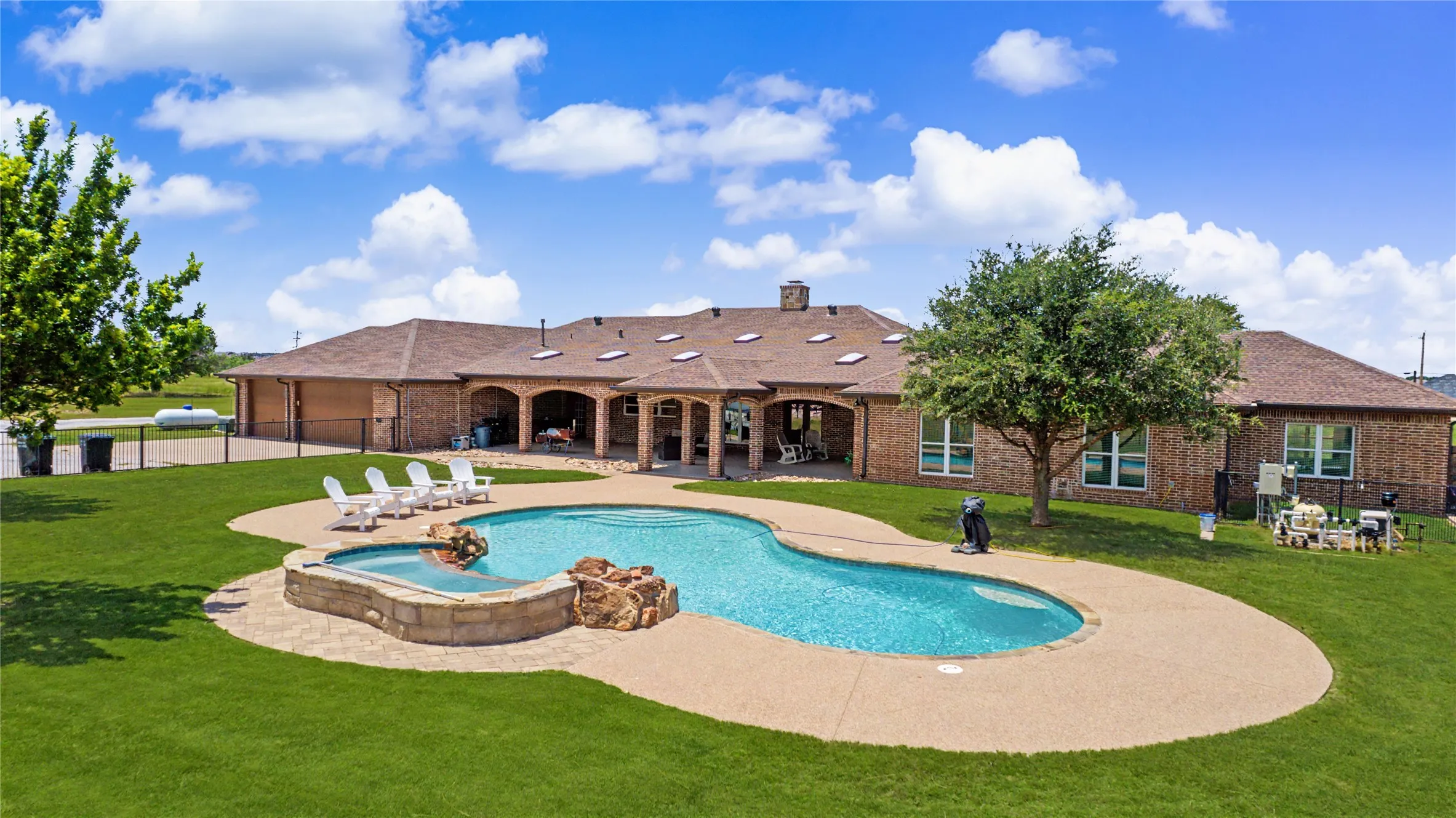 Single Family Residence For Sale in Taylor County , 6815 Hardwick Road, Abilene, Texas 79606, 5 Bedroom, 4 Bathroom, 3 Garage spaces, 5,426 Sqft, built in 2003, Price $1,250,000, mls#21325375, Real Estate Agent in Abilene, Homes For Sale in Taylor county, Homes For Sale in Abilene, Realtor in Abilene Texas, Real Estate Brokerage Independent Realty Texas, Luminita Cordes Realtor