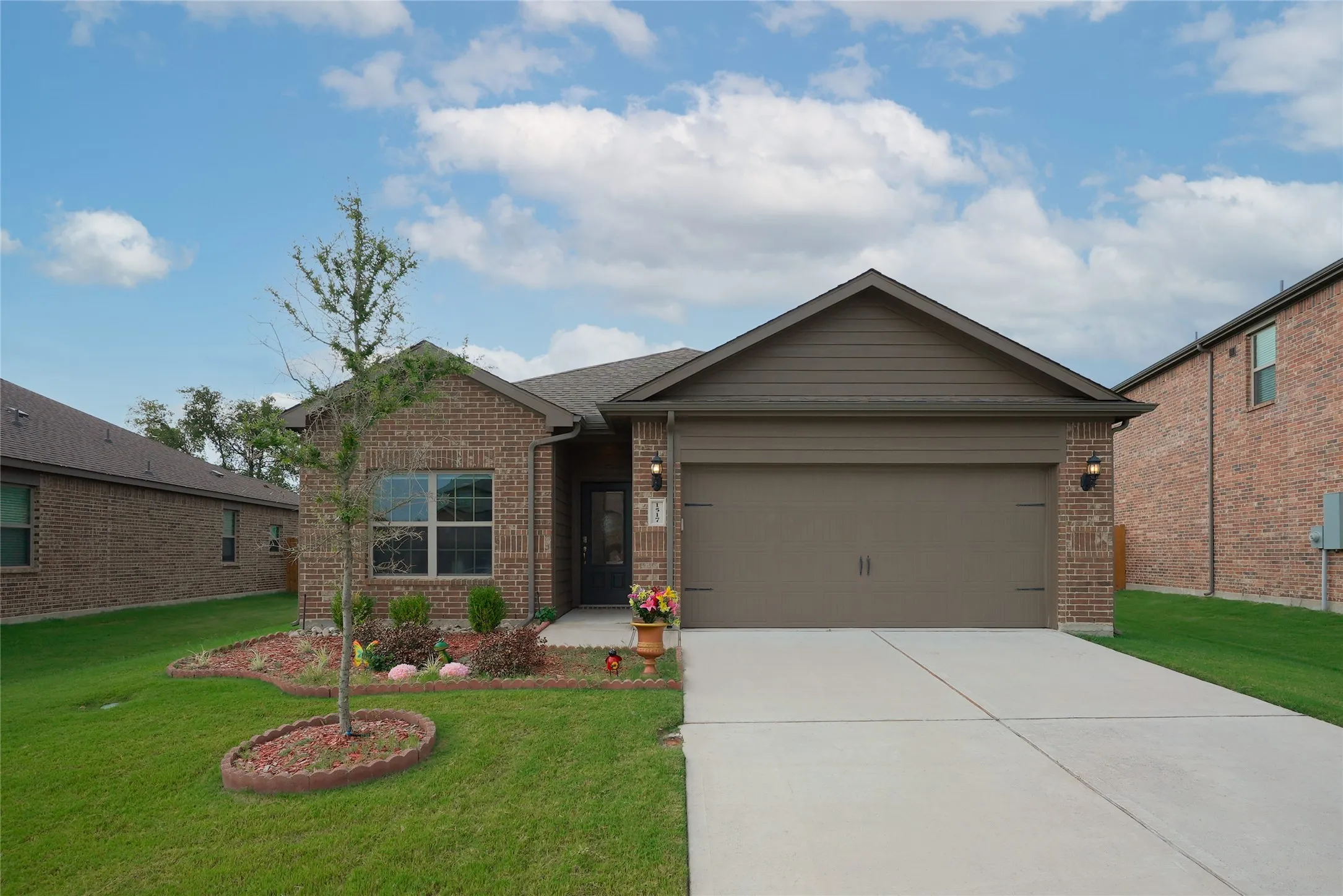 Single Family Residence For Rent in Collin County , 1517 Hill Top Court, Princeton, Texas 75407, 3 Bedroom, 2 Bathroom, 2 Garage spaces, 1,619 Sqft, built in 2019, mls#21326572, Real Estate Agent in Princeton, Homes For Rent in Collin county, Homes For Rent in Princeton, Realtor in Princeton Texas, Real Estate Brokerage Independent Realty Texas, Luminita Cordes Realtor