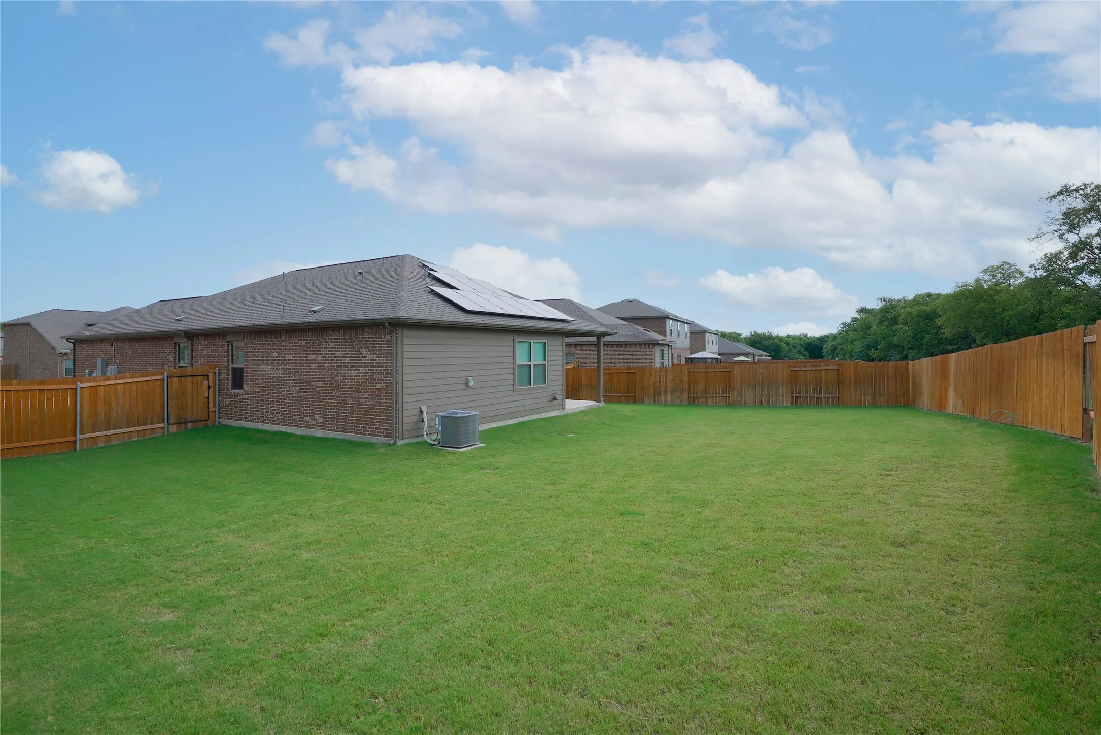 Single Family Residence For Rent in Collin County , 1517 Hill Top Court, Princeton, Texas 75407, 3 Bedroom, 2 Bathroom, 2 Garage spaces, 1,619 Sqft, built in 2019, mls#21326572, Real Estate Agent in Princeton, Homes For Rent in Collin county, Homes For Rent in Princeton, Realtor in Princeton Texas, Real Estate Brokerage Independent Realty Texas, Luminita Cordes Realtor