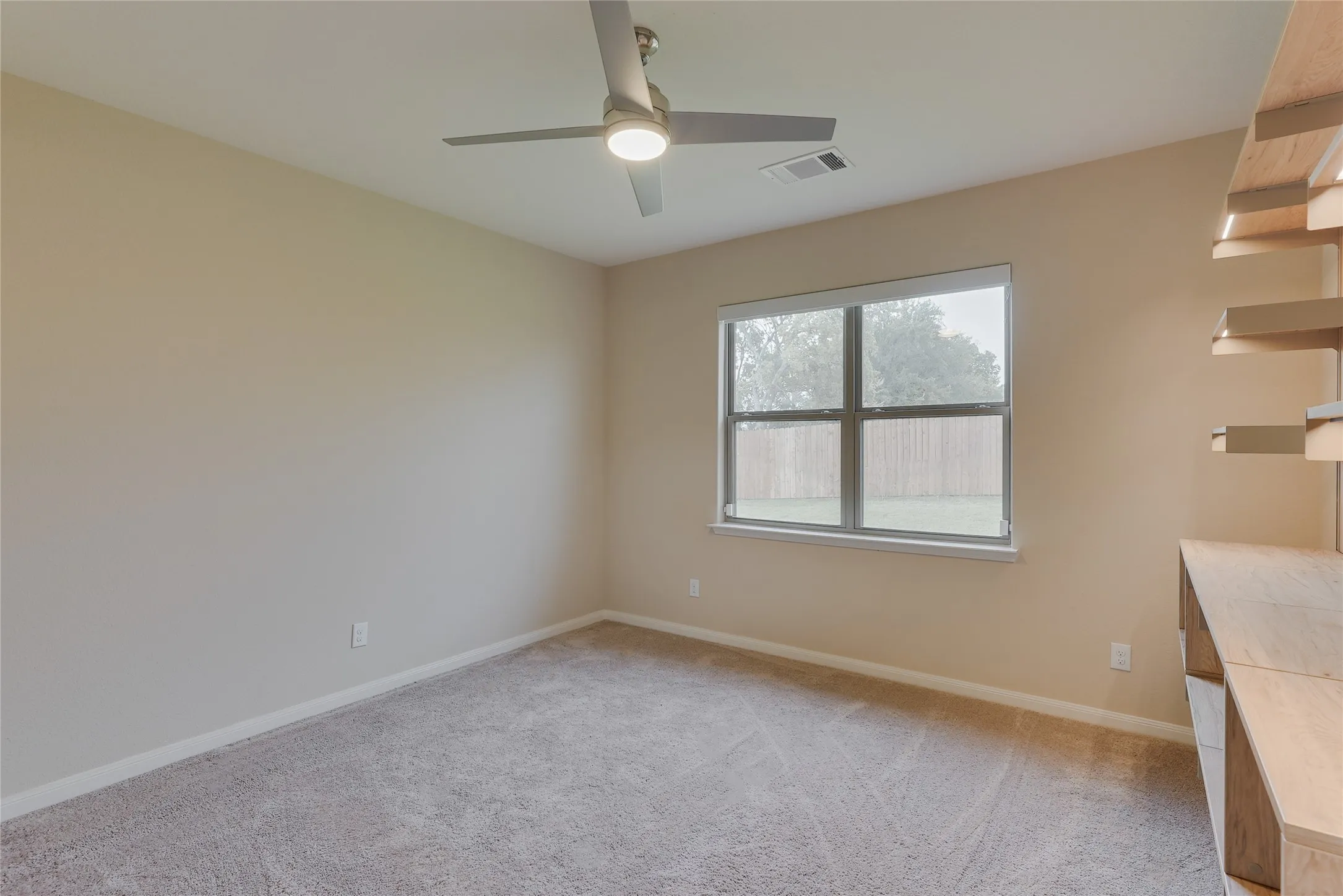 Single Family Residence For Rent in Collin County , 1517 Hill Top Court, Princeton, Texas 75407, 3 Bedroom, 2 Bathroom, 2 Garage spaces, 1,619 Sqft, built in 2019, mls#21326572, Real Estate Agent in Princeton, Homes For Rent in Collin county, Homes For Rent in Princeton, Realtor in Princeton Texas, Real Estate Brokerage Independent Realty Texas, Luminita Cordes Realtor