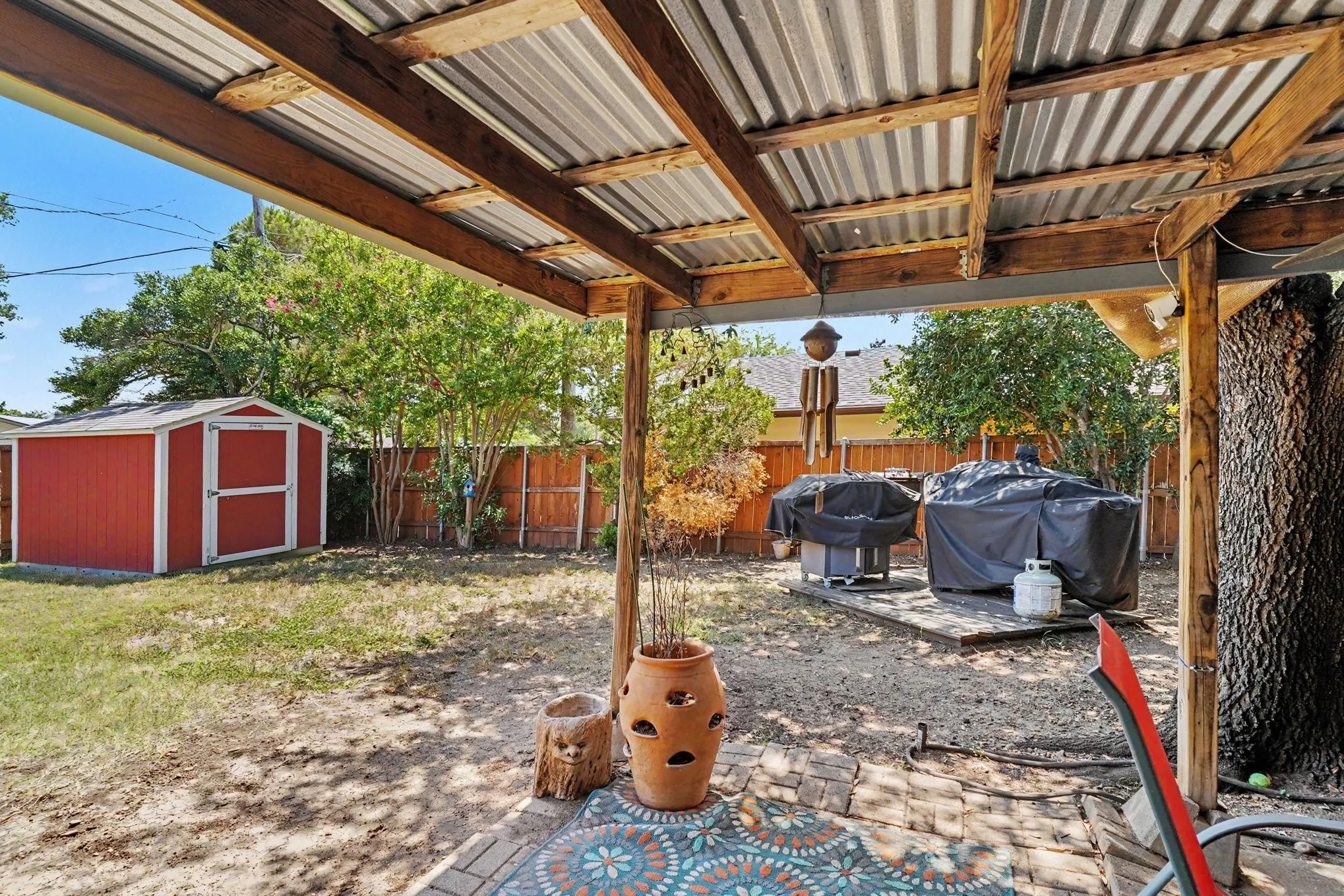 Single Family Residence For Sale in Dallas County , 3610 Chime Street, Irving, Texas 75062, 3 Bedroom, 2 Bathroom, 2 Garage spaces, 1,416 Sqft, built in 1967, mls#21325608, Real Estate Agent in Irving, Homes For Sale in Dallas county, Homes For Sale in Irving, Realtor in Irving Texas, Real Estate Brokerage Independent Realty Texas, Luminita Cordes Realtor